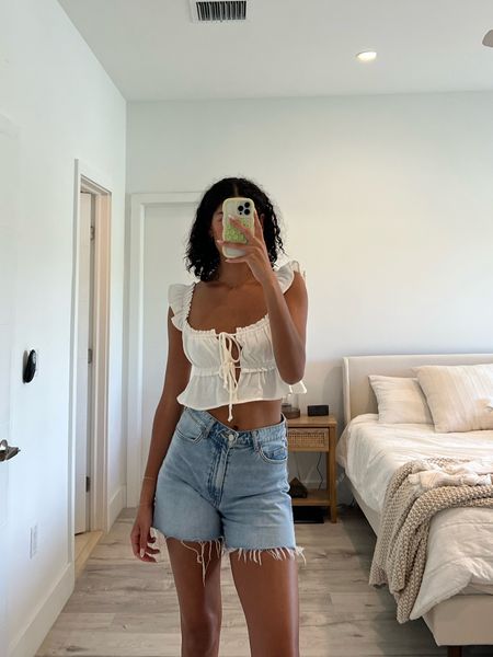 grey bandit try on haul 🐚

white summer crop top 