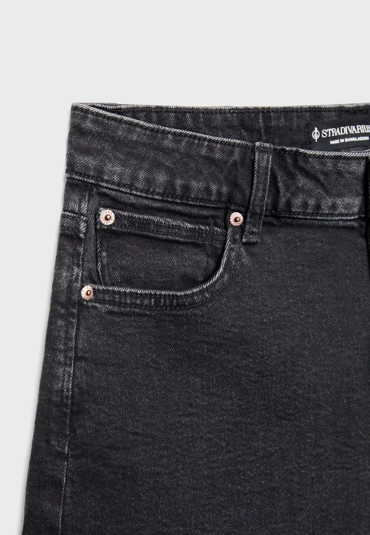 D85 Slim mom fit shorts | Stradivarius (UK)