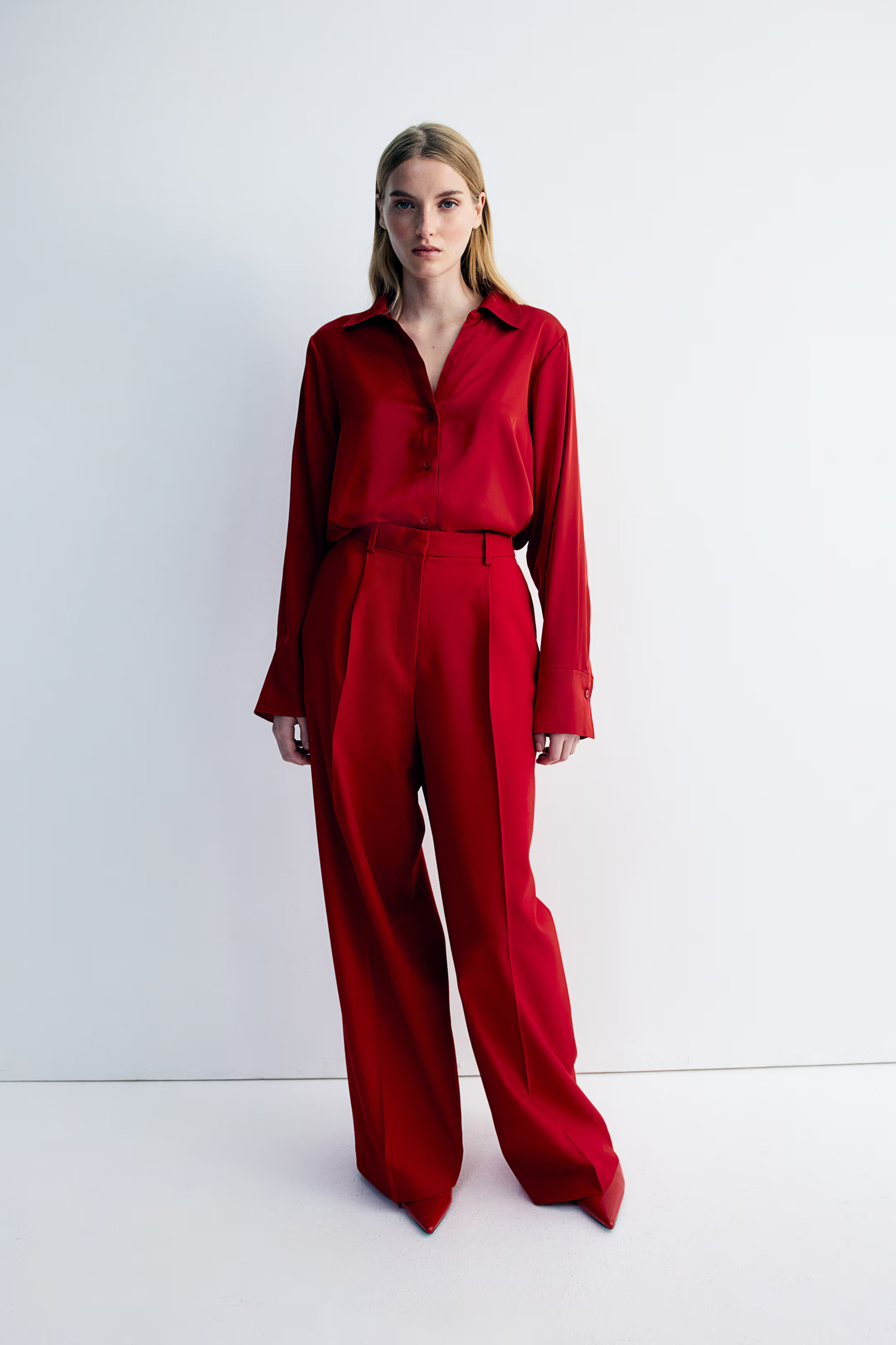 Blouse met V-hals - Zwart - DAMES | H&M NL | H&M (DE, AT, CH, NL, FI)