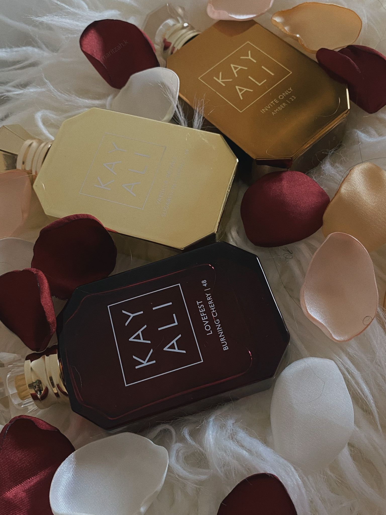 some of my favorite fragrances are from kayali. the way the fragrance sprays is so smooth and luxurious. and as anosmic i can still smell hints of the perfume — truly intoxicatingggg 🤤🤤