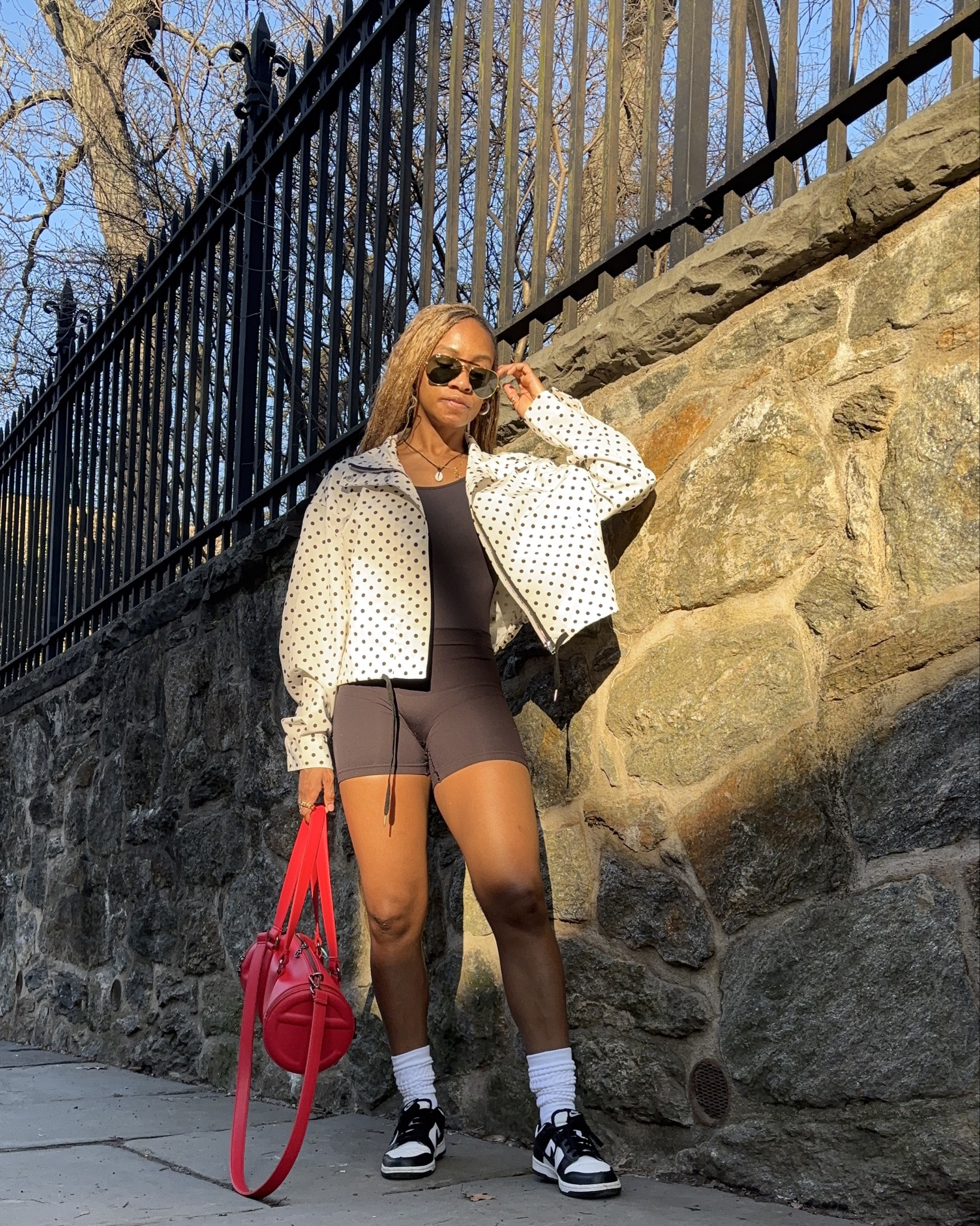 It’s a spring day is NYC so that meant it was also time for a walk. @Shapermint provided me with the essentials needed to stay comfortable and support supported throughout my evening walk.

#LTKfitnessgoals #LTKSpringSale #LTKActive