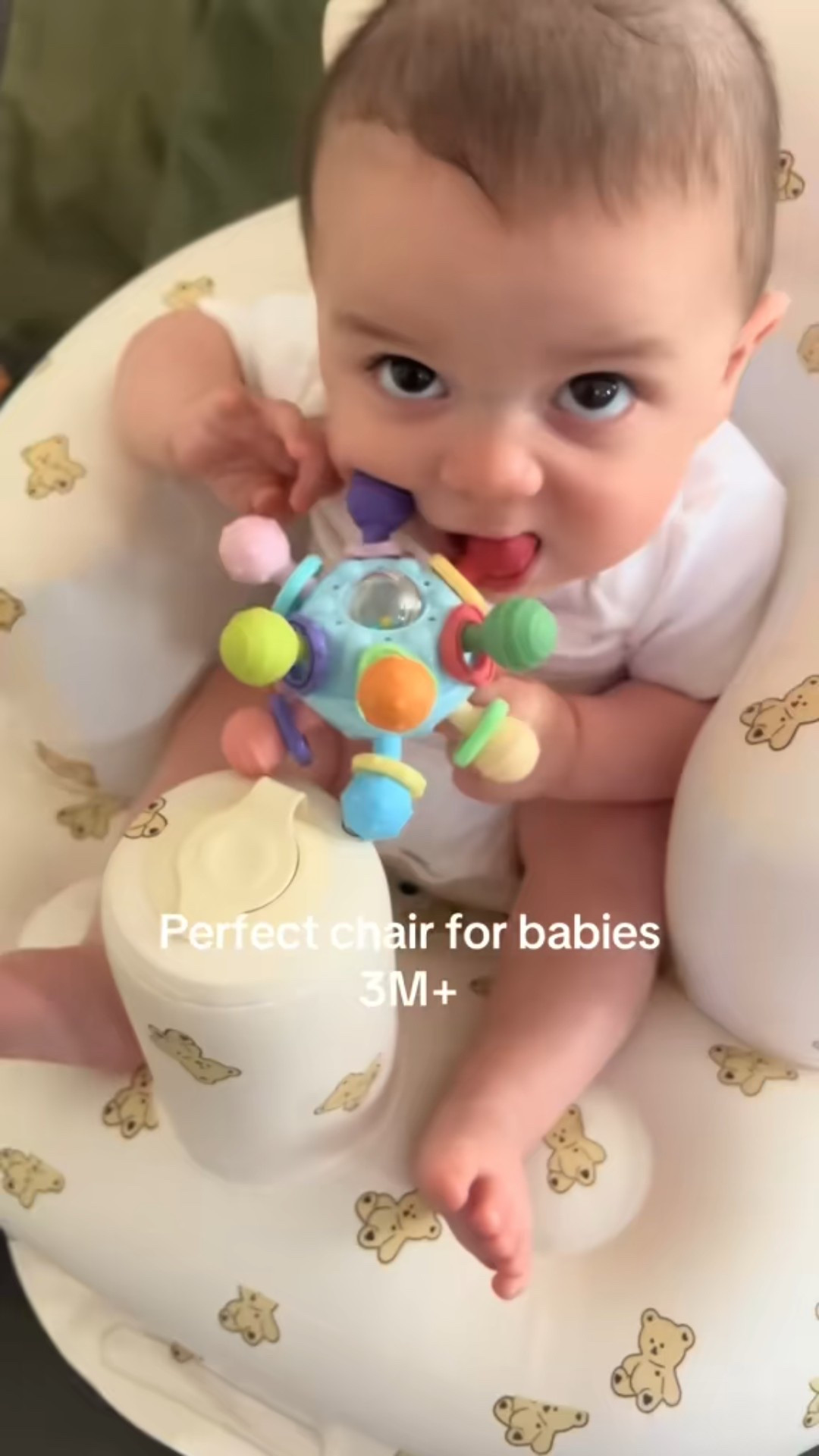Perfect for babies 3M+ my son wanted to be sitting up since he was jo lie about two months old lol so i got him this chair. I have even used it in the shower. 


##momtips #momlife #babyproducts #favoritebabyproducts #amazon #amazonfinds #baby #fypシ #love #babychair  