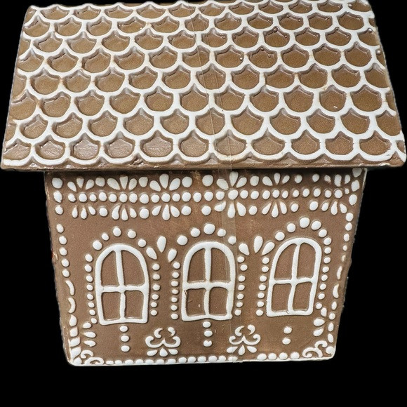 Gingerbread House Candle must see | Poshmark