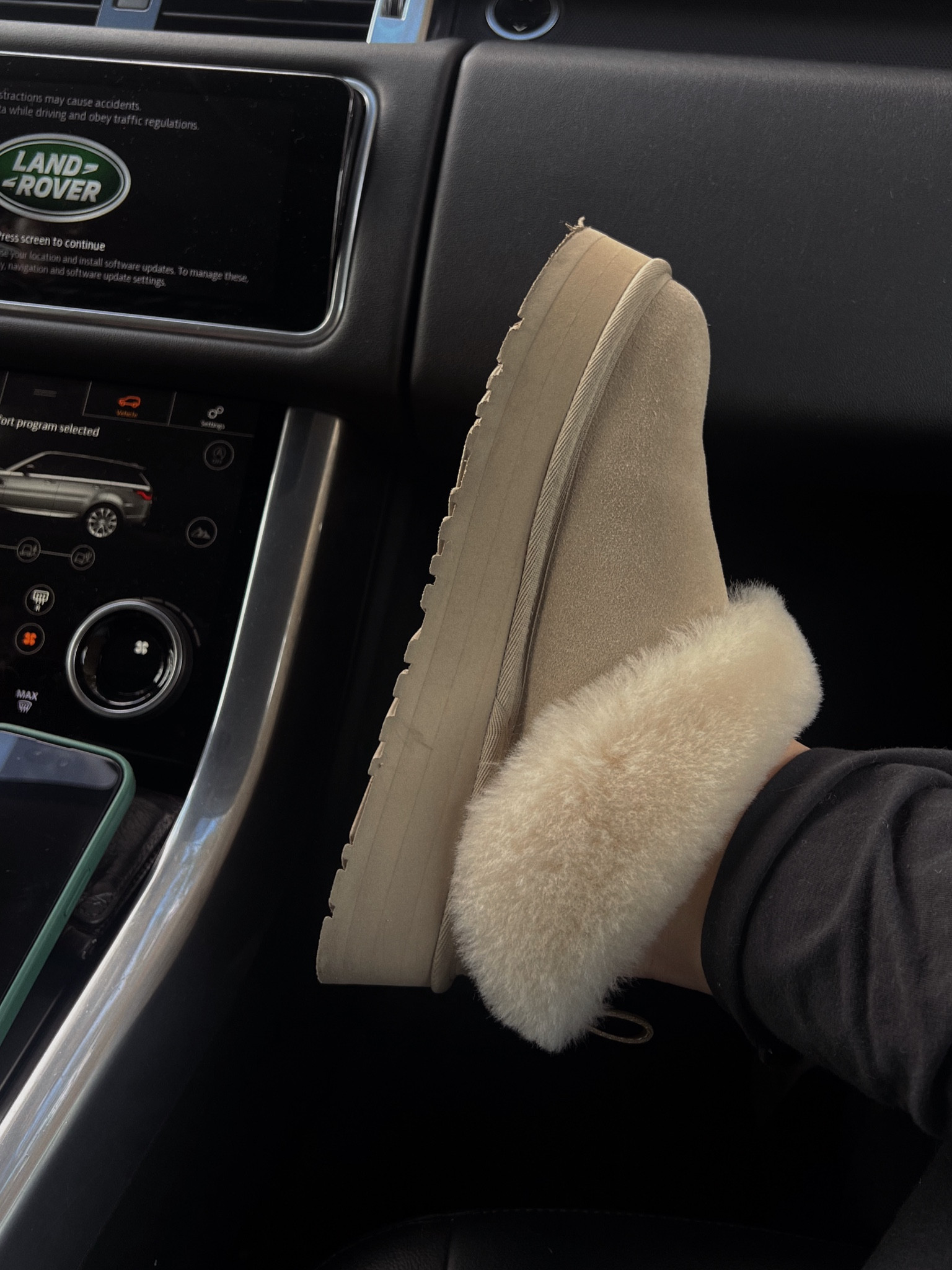 the uggs I’ll be wearing all season 🍂🌲🕯️

#LTKHoliday #LTKSeasonal #LTKShoeCrush