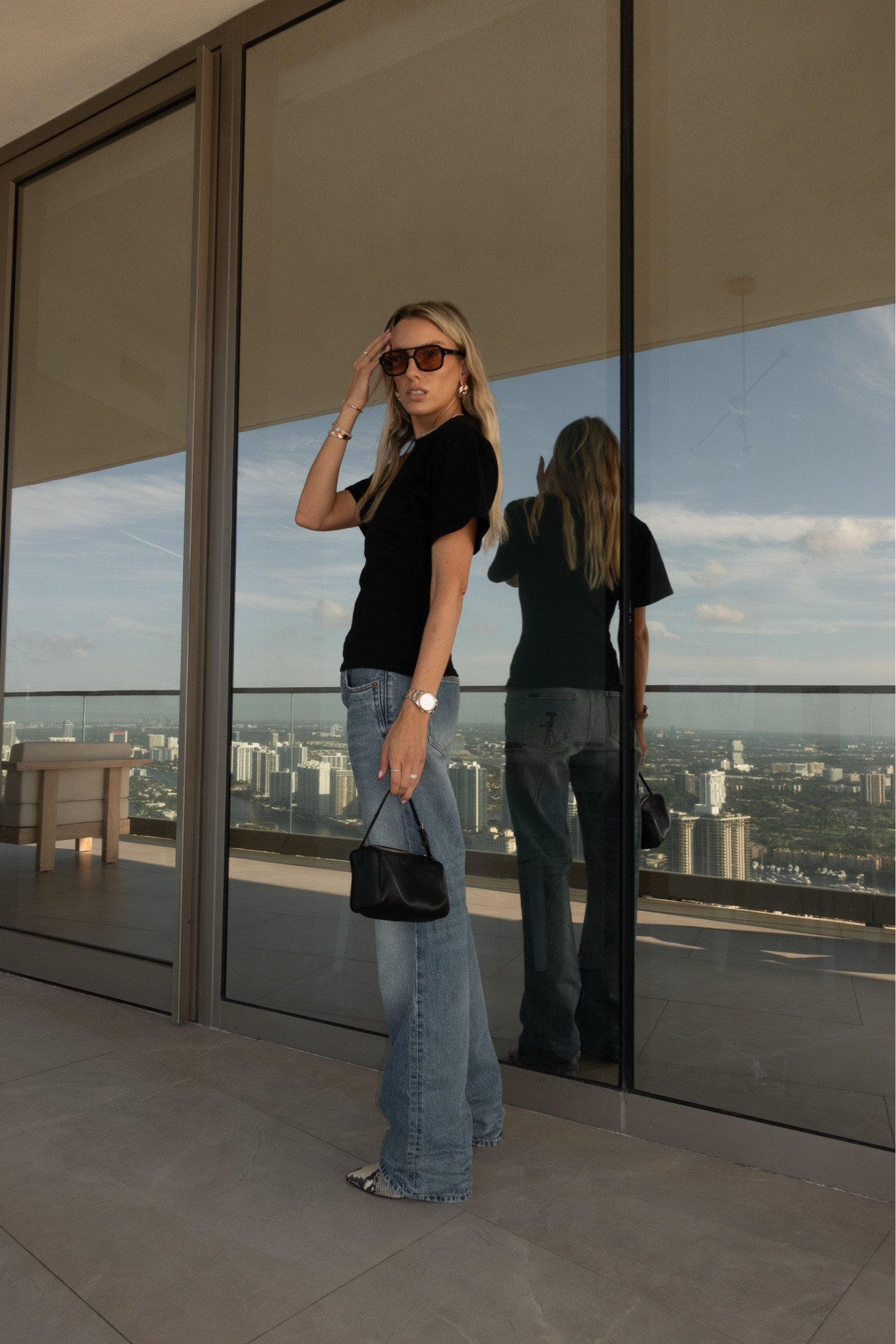 Elevated basics. Love this top from EB Denim. It’s oversized but cinched at the waist. Wearing an XS 

Denim, jeans, casual outfits, elevated basics


#LTKStyleTip