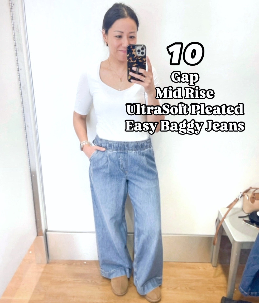 Size small (size XS would also work)

Gap jeans


#LTKSeasonal #LTKFindsUnder100 #LTKSaleAlert