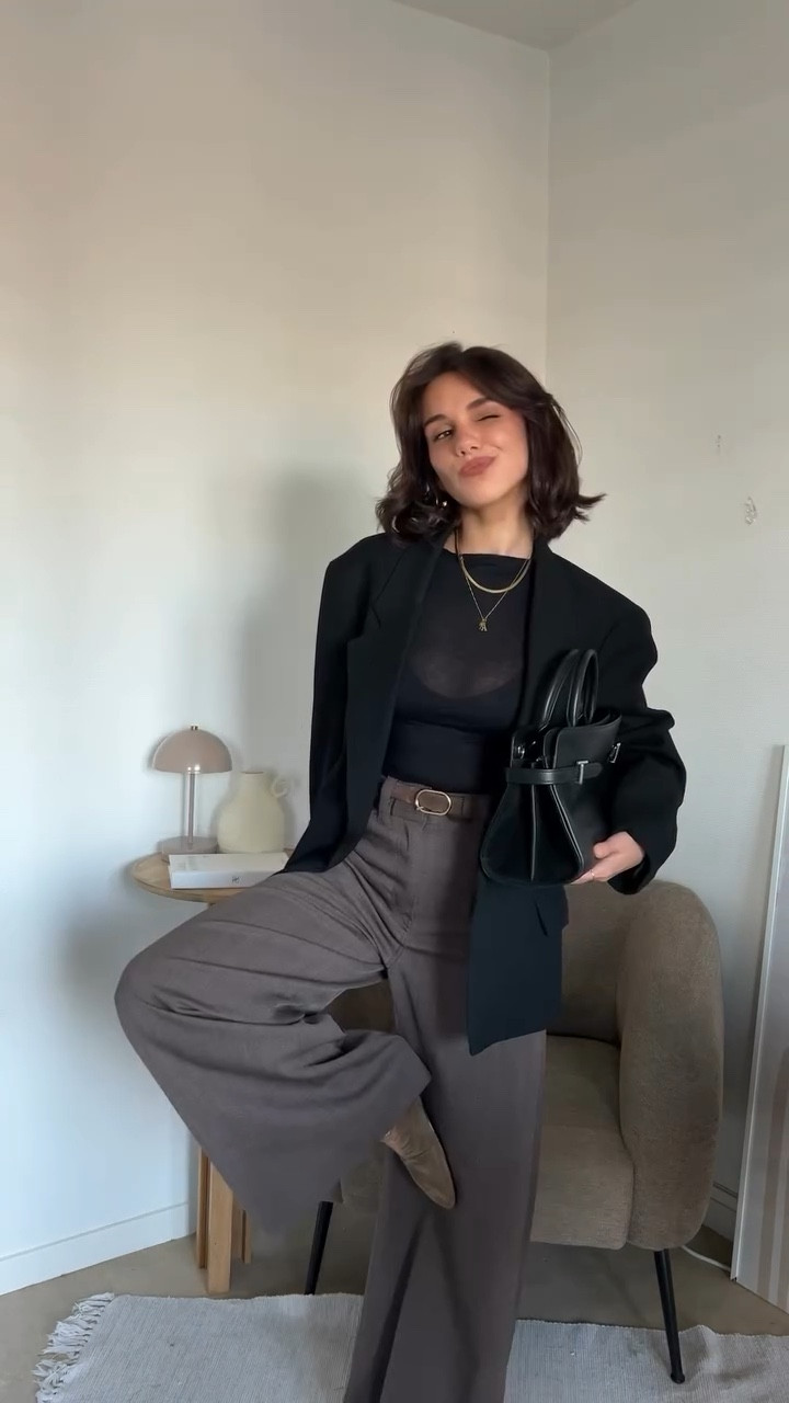 Le Mood du jour c’est … très simple, minimaliste 🤝🏼

#grwmreel #blackoutfits #blackoutfit #minimalstyle #minimaliststyle #minimalistfashion #minimalfashionstyle #oversizedblazer #sheertop