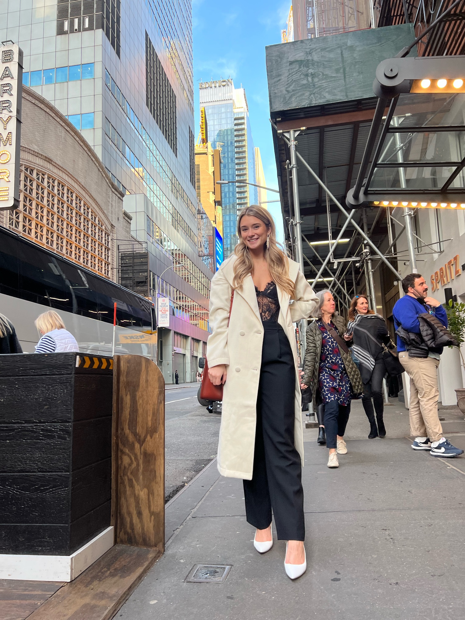 Hello New York! 🍎 Who doesn’t love a trench coat?

#LTKbeauty #LTKSeasonal #LTKFind