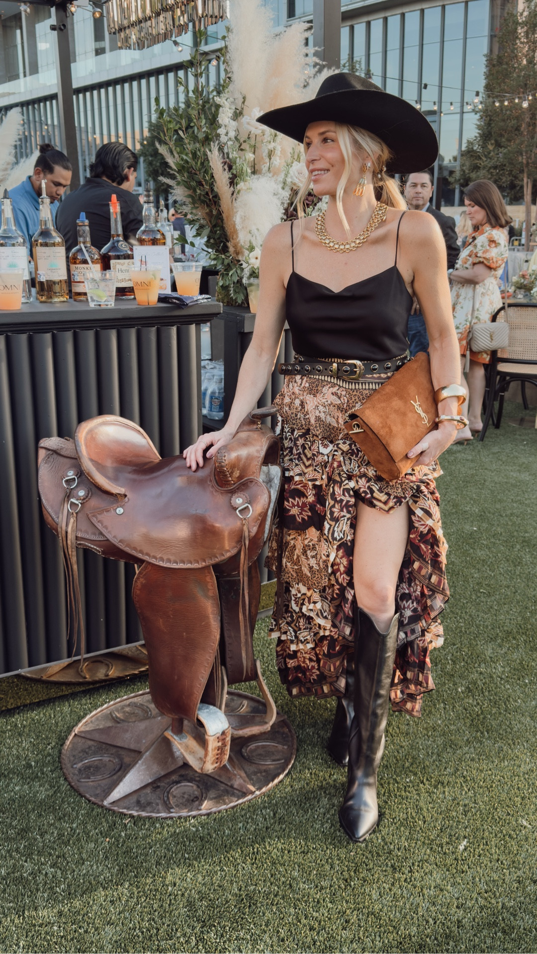 Western chic outfit 🖤 this farm Rio skirt is amazing for fall! 

#LTKSeasonal #LTKStyleTip