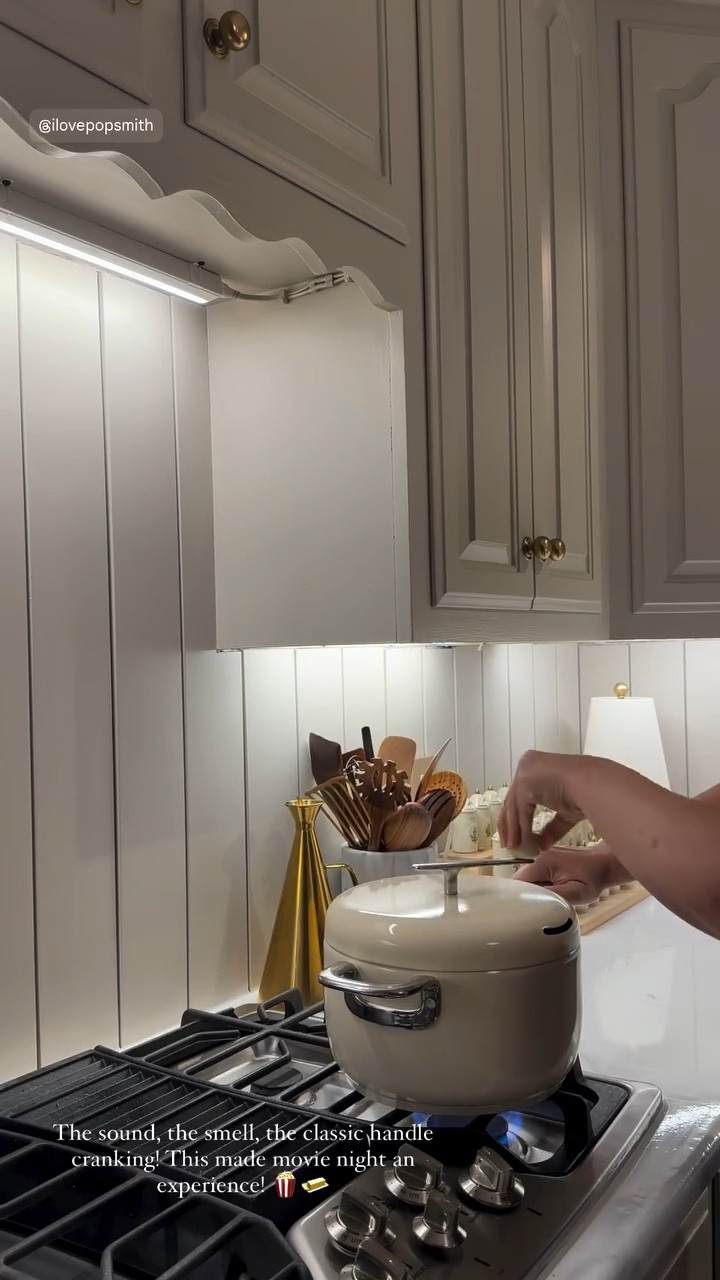 The sound, the smell, the classic handle cranking! The Popsmith Popcorn maker made movie night a nostalgic experience! 🍿🧈

#popcorn #retro #movienight #oprahsfavoritethings #popcornmaker #vintage #kitchen #movies #popsmith 

#LTKHome