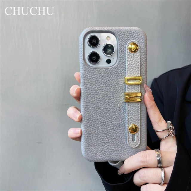 Capa de couro Metal Gold Name Pulseira, capa inicial personalizada, iPhone 14 Pro Max, 13, 12, 11... | AliExpress (US)