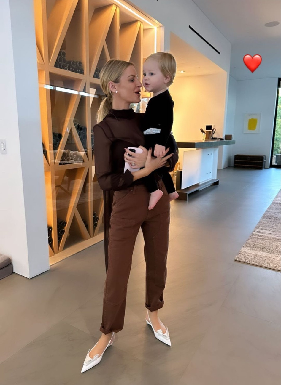 Last nights look 🤎 Pants are Renggli!

#LTKstyletip #LTKfamily