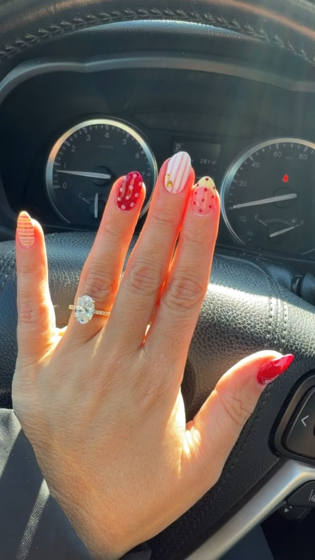 I cannot believe this is from Amazon.

The sparkle? Unreal.
The price? Even better.
And no one would ever guess it’s a dupe.

Perfect for travel, everyday wear, or if you just want the look without the stress.