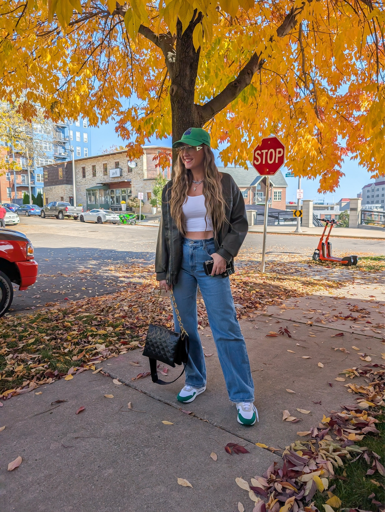 #falloutfit
#fallootd
#brownleatherjacket
#leatherjacket
#falllook
#casualfall
#abercrombiejeans
#sunglasses
#goldsunglasses
#genzoutfit

#LTKSaleAlert #LTKStyleTip #LTKSeasonal
