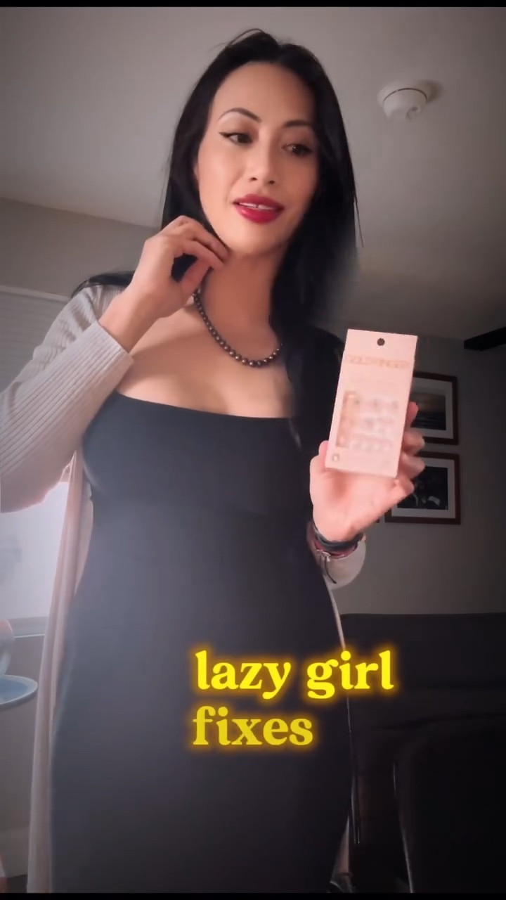 No time for a pedicure before Valentine’s trips? Same. 💅✈️

When you’re prepping for travel, convenience wins. These lazy-girl alternatives are fast, mess-free, and perfect for anyone who wants polished toes without committing to a salon visit. Minimal effort, maximum cute — Valentine trip ready in minutes ✨