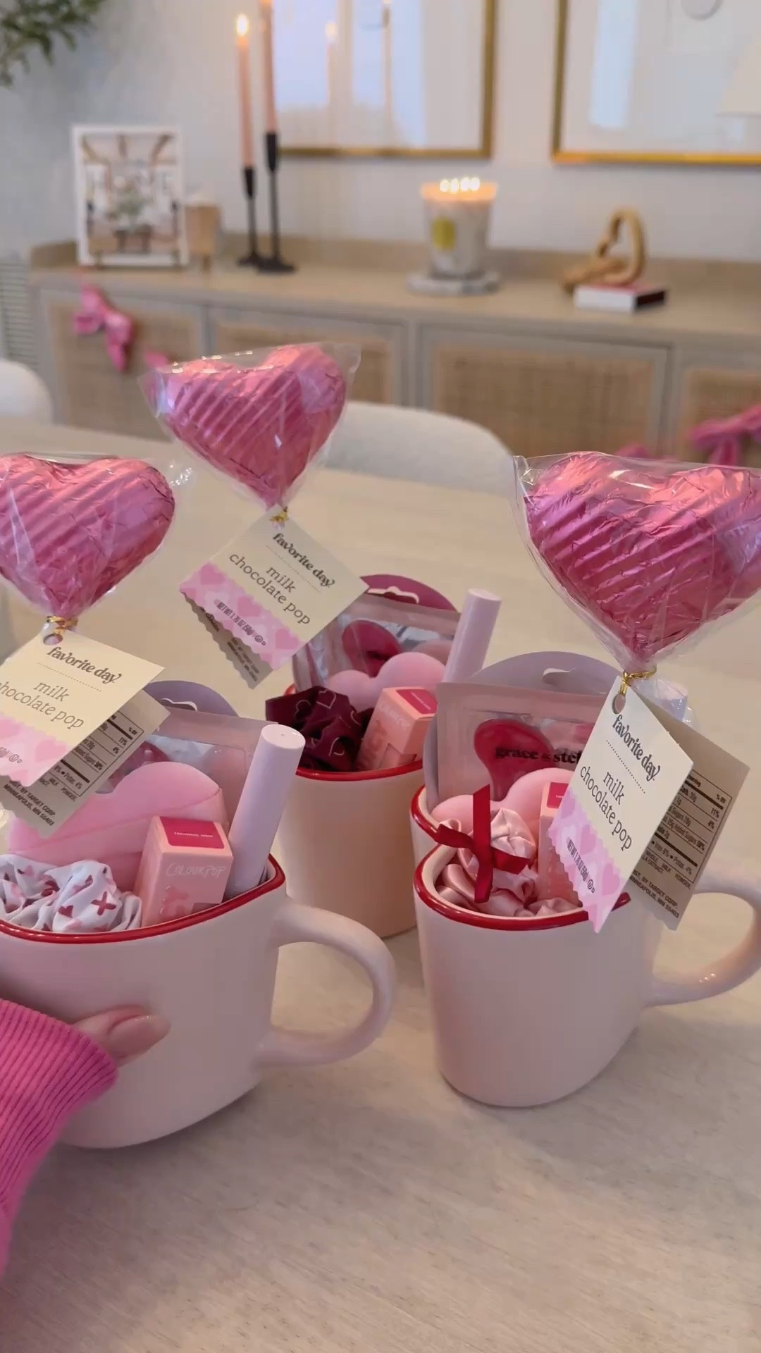 Cute and affordable Valentine’s Day gift idea for your friends, coworkers, teachers etc! 💗

Heart mug, eye patches, chocolate heart, favorite day, colourpop, grace & stella, que bella, heart powder puff, Olive & June, Galentine’s Day, fancythingsblog, amazon, Target, gift guide

#LTKFindsUnder50 #LTKBeauty #LTKGiftGuide