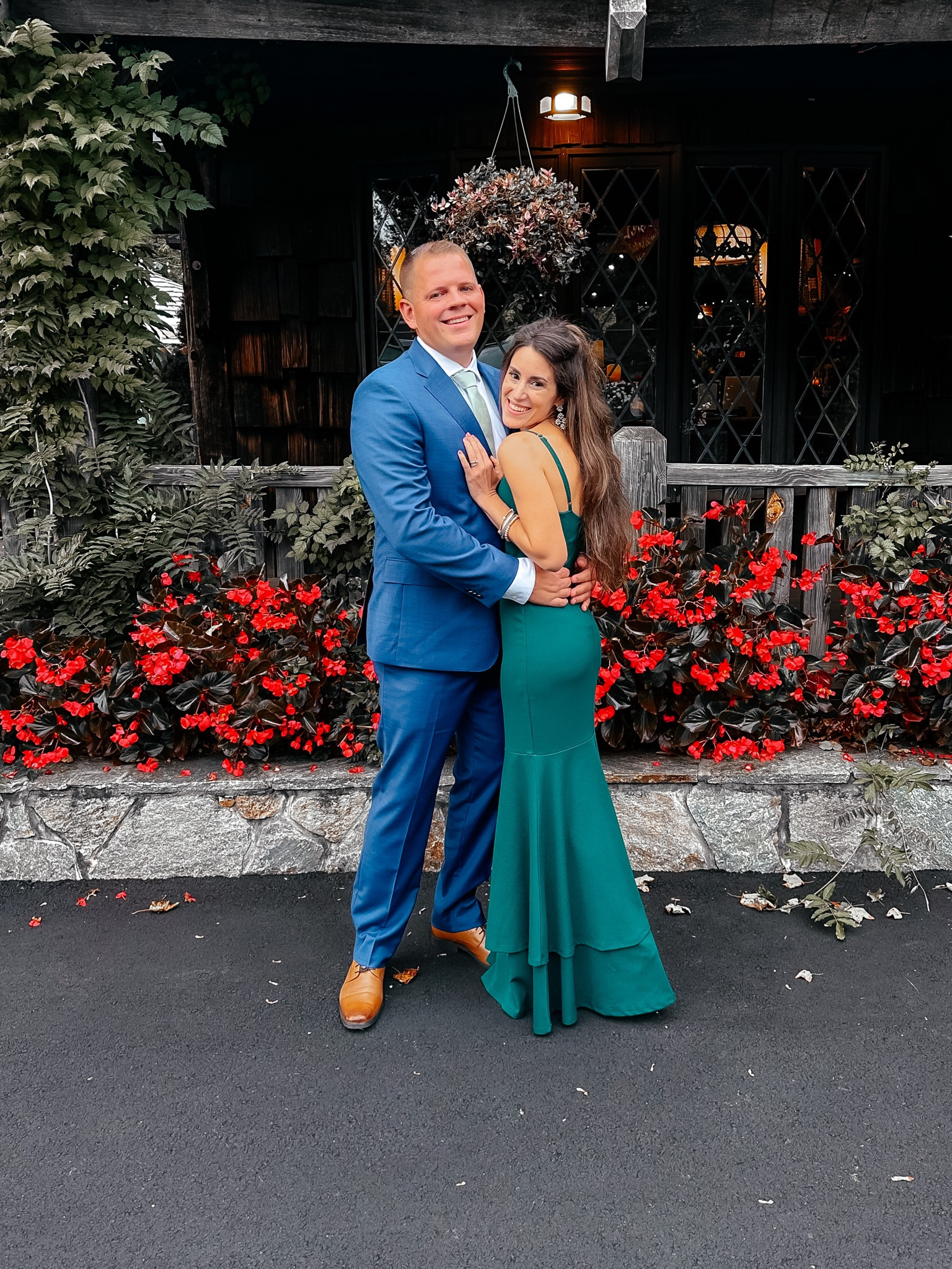 Fall Wedding guest dress ; lulus dresses ; tiered dress ; trumpet hem dress ; emerald green dress ; black tie wedding 

#LTKwedding #LTKSeasonal #LTKstyletip