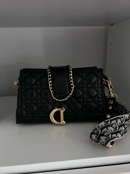 Lookalike luxury handbag | black handbag | gold chain handbag | Amazon find 

#LTKunder50 #LTKitbag