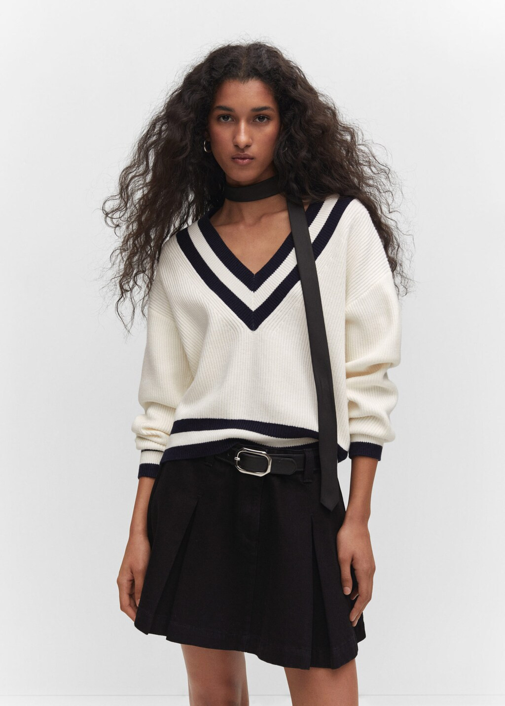 Contrasting v-neck sweater -  Women | Mango USA | MANGO (US)