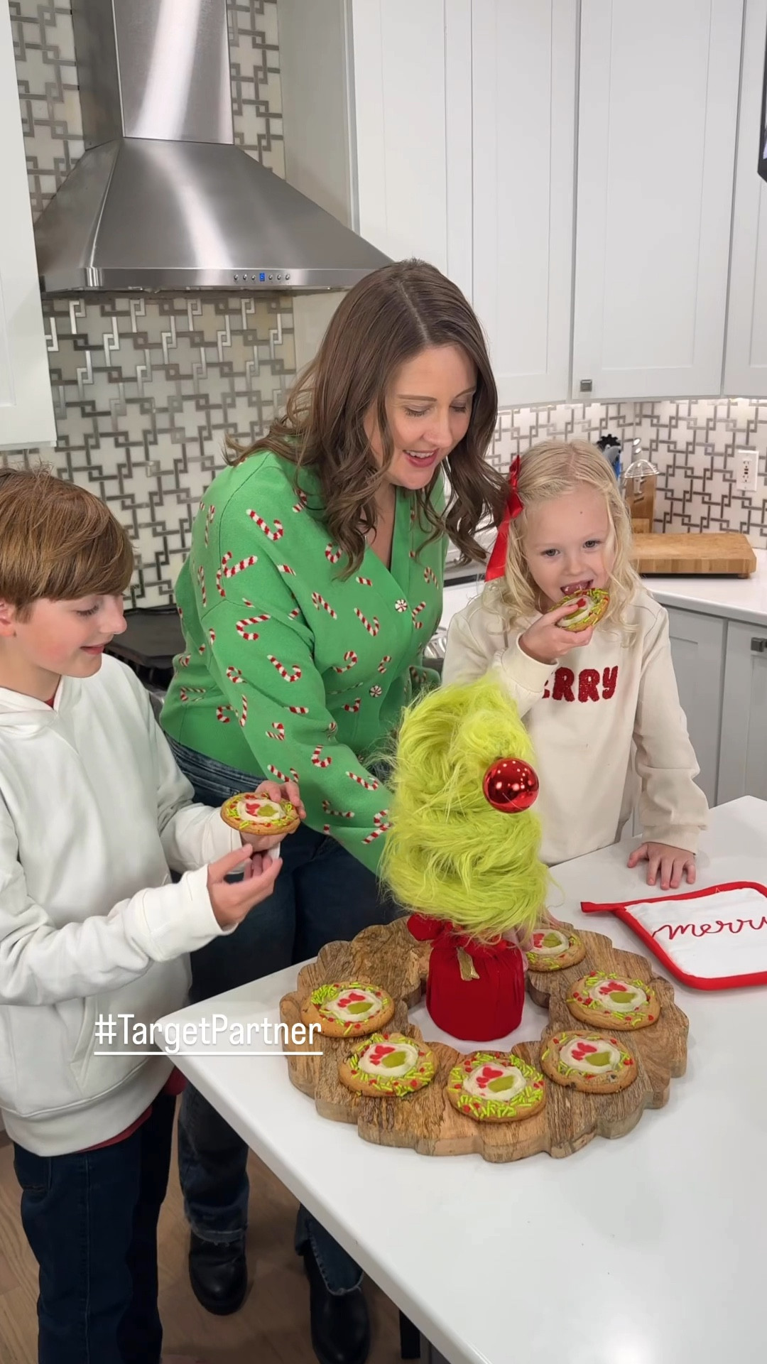 #Ad Save this fun and festive holiday cookie hack for later! 💚 🎄 Grab your @pillsbury cookie dough at @target today and whip up these easy Grinch cookies in no time! 

No mixing required—just dip chocolate chip cookie dough in sprinkles, bake for 5 minutes at 350°F, then top with Grinch sugar cookie dough and bake for another 10 minutes. Safe to eat raw—just look for the seal! ❤️

#Pillsbury #PillsburyCookies #Target #TargetPartner #HolidayCookies #CookieHack #SweetTreat

#LTKHoliday #LTKSeasonal #LTKFamily