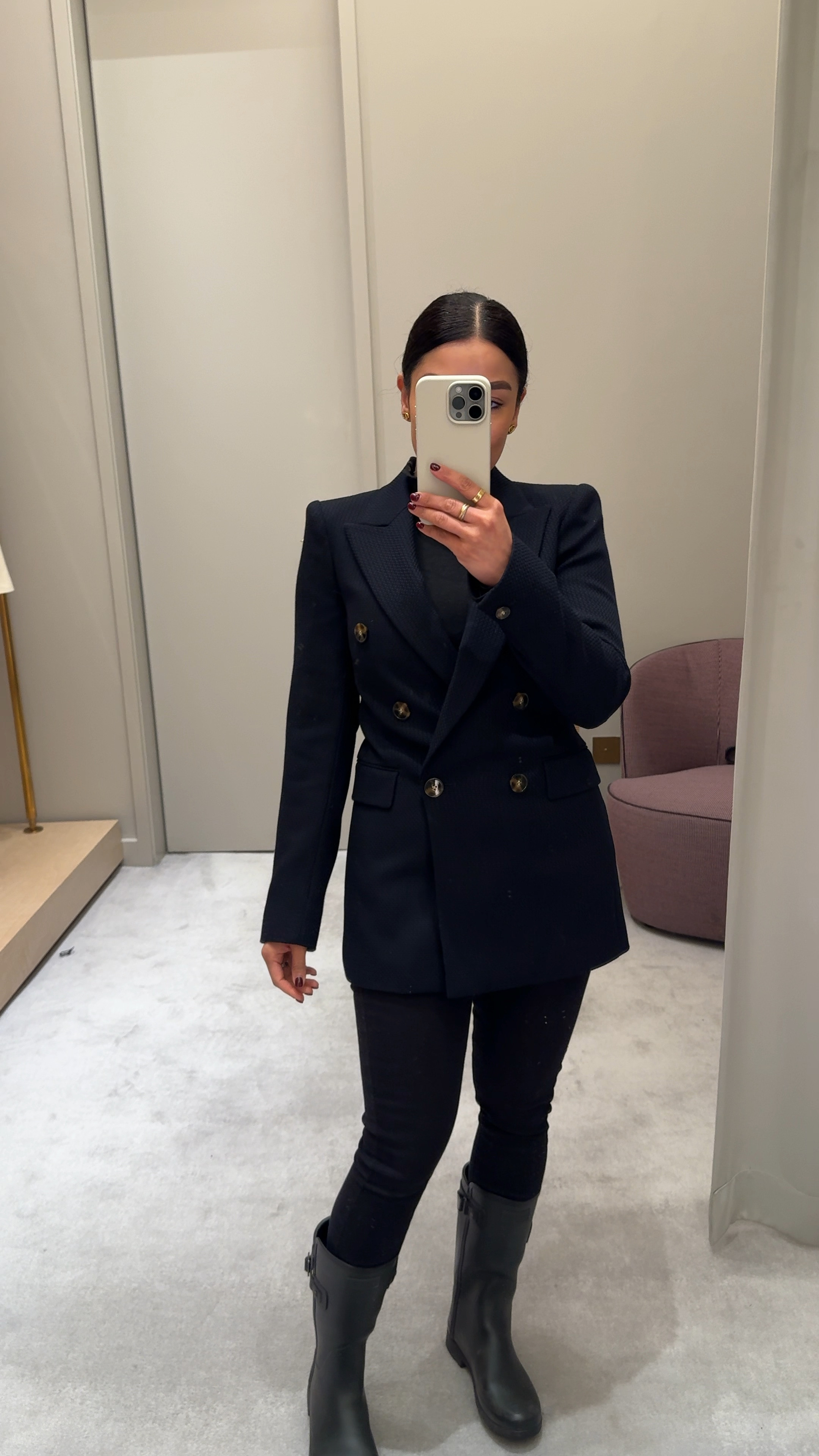 Timeless Staple Blazer You’ll Wear on Repeat. 

Blazer: Size petite 8
Jeans: Size petite 10

#LTKFashionMonth #LTKmodest #LTKspring