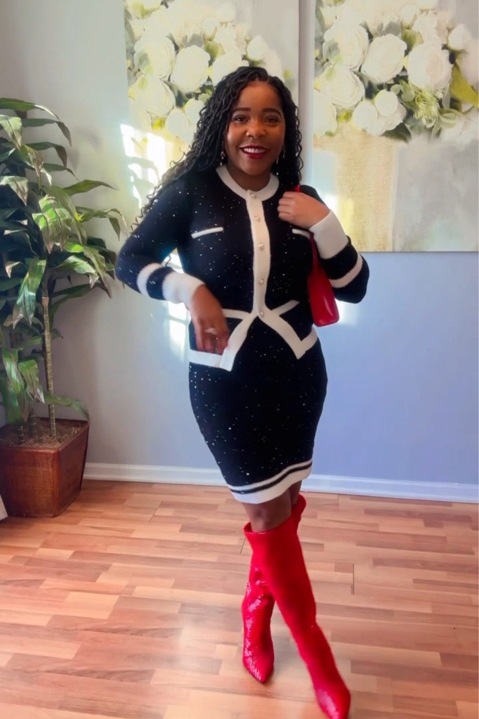 ❤️❤️Black and white with a pop of color!❤️❤️