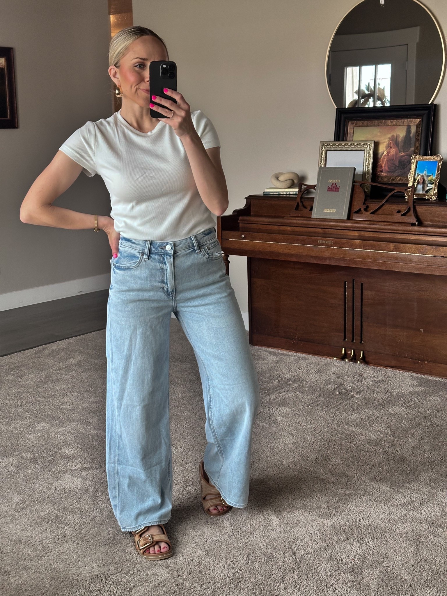 These wide leg jeans are sooo soft! They literally feel like pajamas.  So lightweight and perfect for spring.

True to size. If in-between sizes, size down. 

#LTKFindsUnder100 #LTKSpringSale #LTKWatchNow