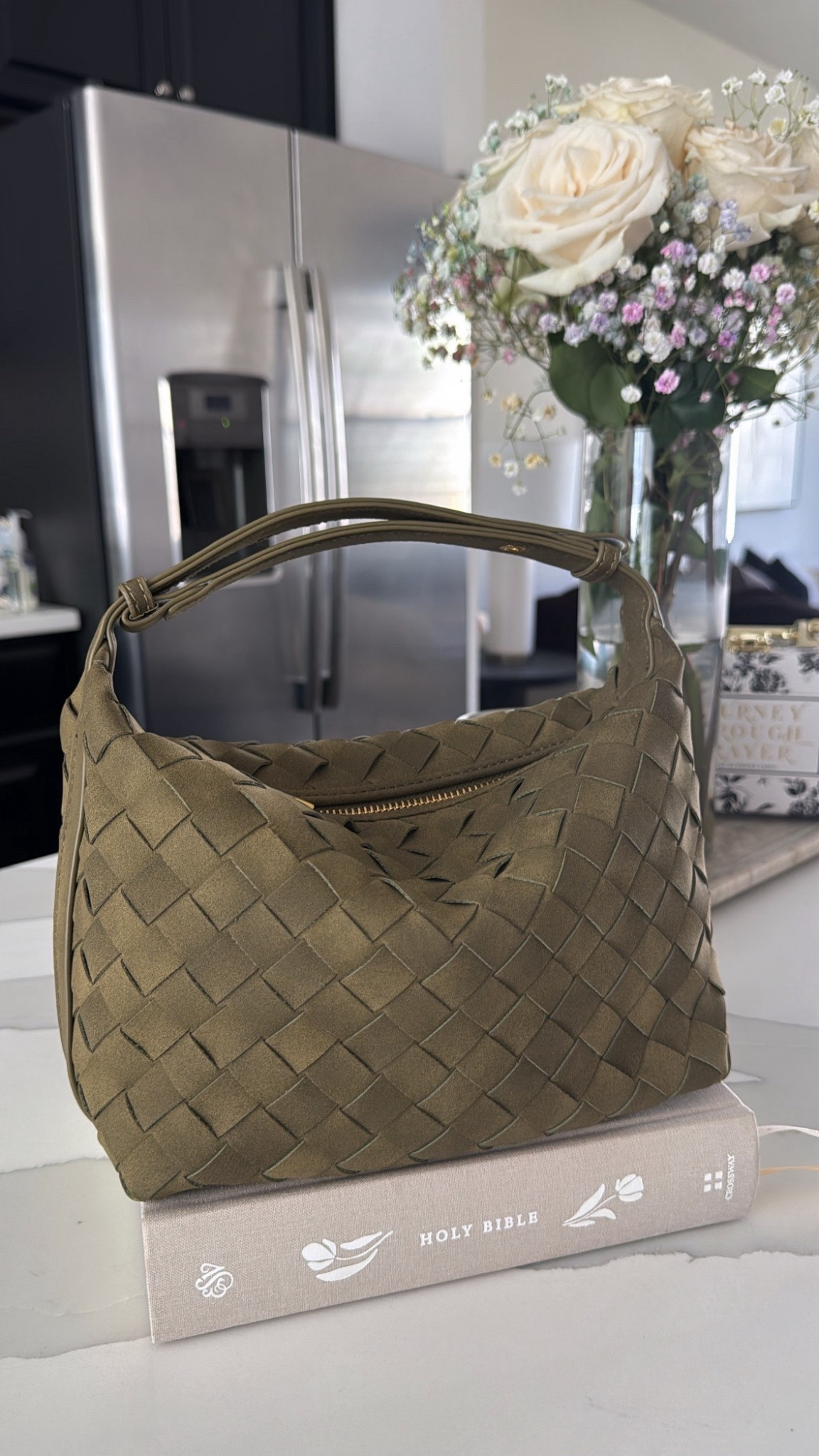 Olive suede bag 💚