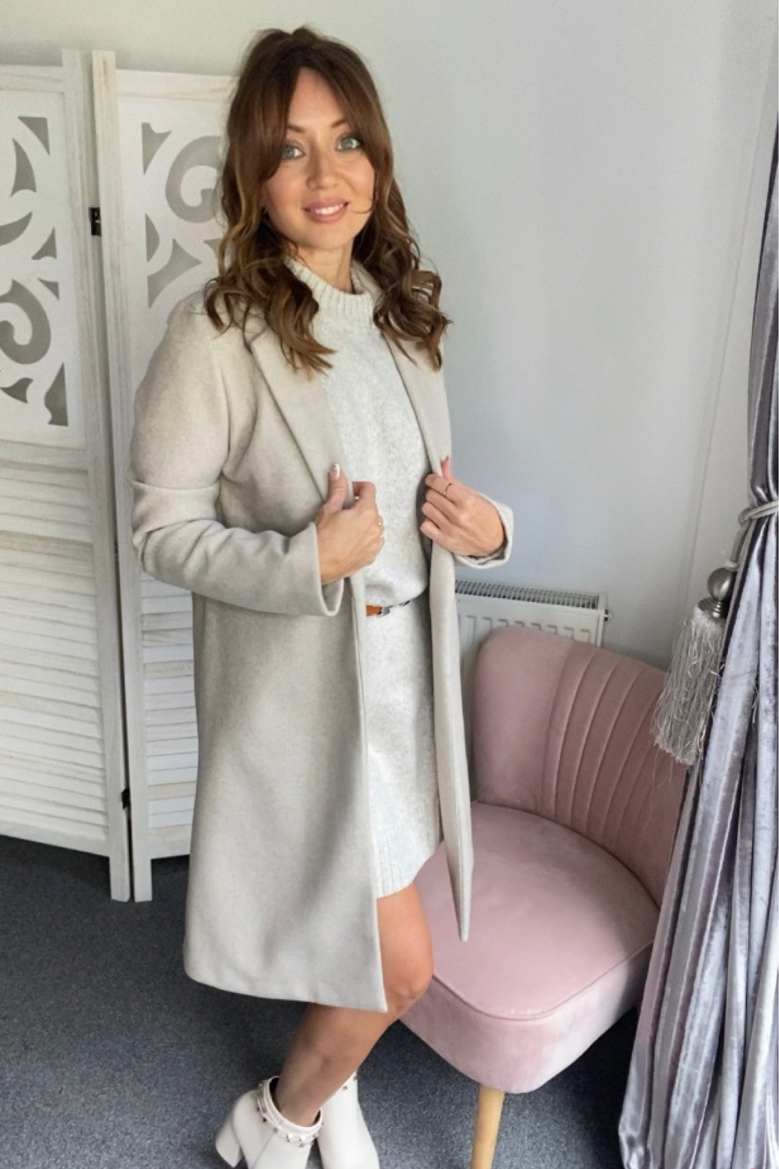 Everyone should have a duster coat in there wardrobe, easy to dress up eith boots and heels or wear wi trainers and baggy pants 

#LTKSeasonal #LTKeurope #LTKover40