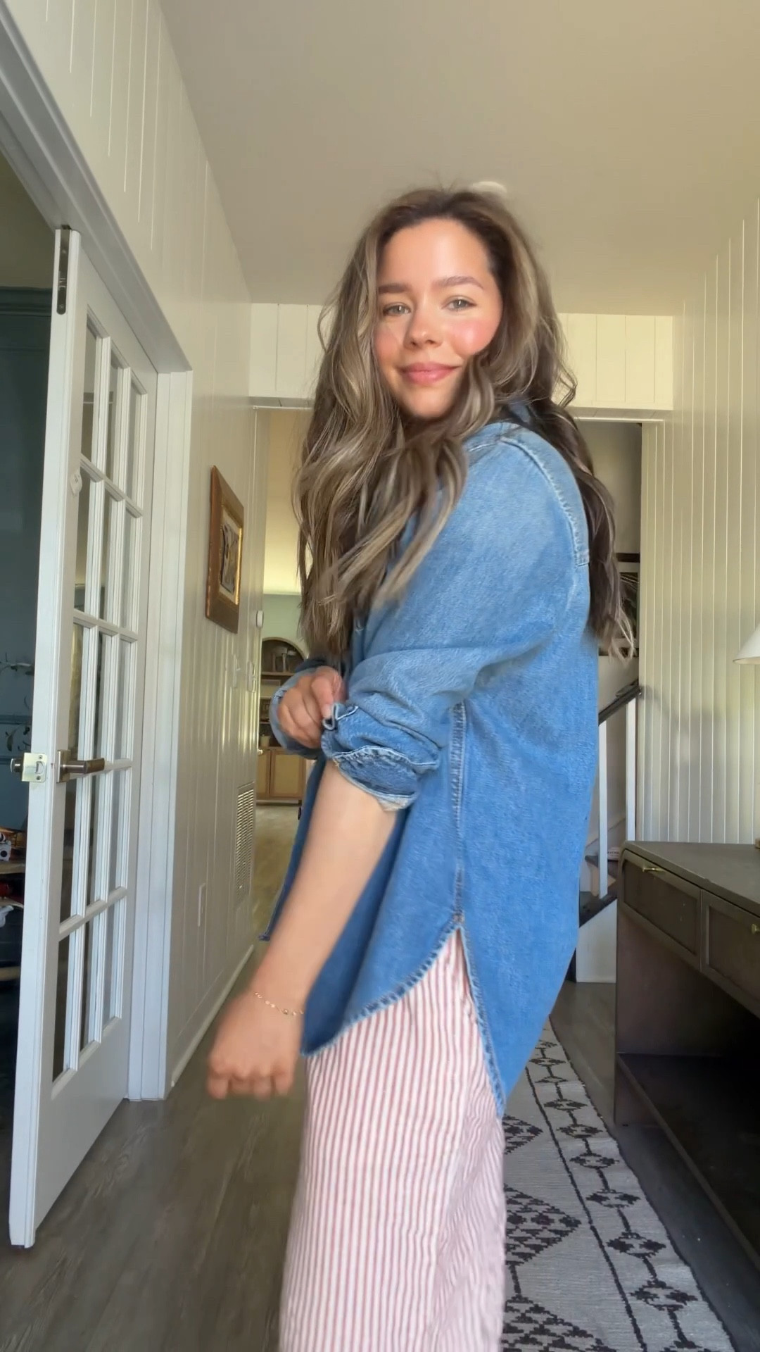 One set worn 3 ways.. the best kind of investment piece for your closet. Would also make a great coverup pants for a white, black or navy swim! 


Smart styling
Petite style
Mom outfit ideas

#LTKPetite #LTKgrwm #LTKmomlife