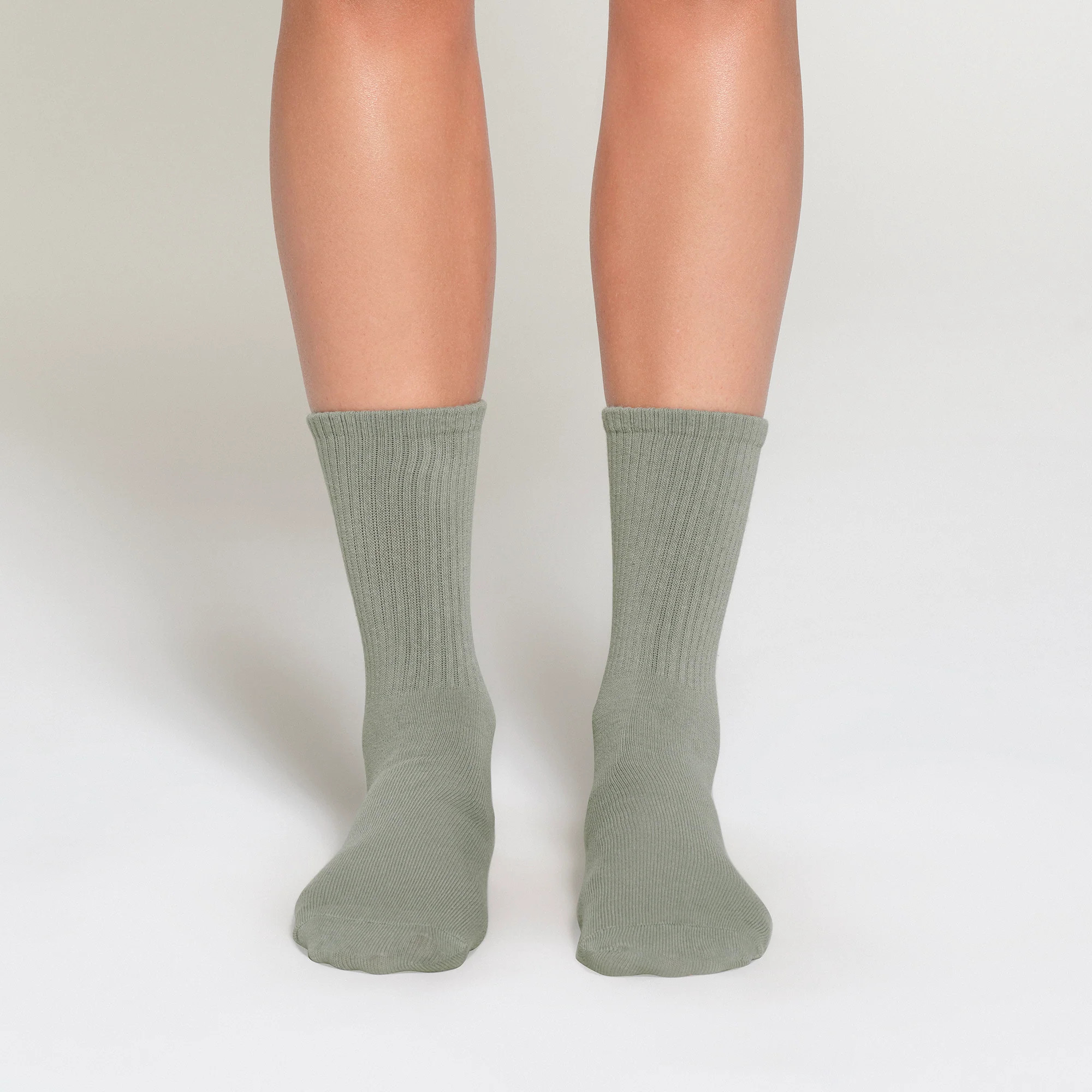 SKIMS Sport Crew Socks | Green | 8+ | Socks | SKIMS (US)