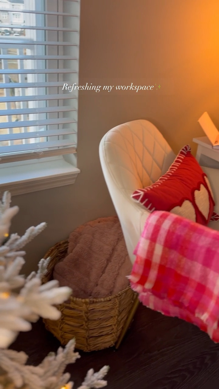 It’s time to add some hearts to my Christmas decoration so we can transition smoothly to the LOVE SEASON!

#LTKhome #LTKGiftGuide #LTKSeasonal