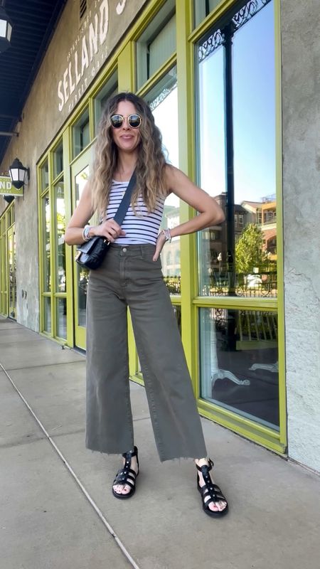 Comment YES PLEASE to shop! Target pants I’m loving for spring!!! Tons of colors and so comfy and flattering. I’m in a size 0.
.
.
.
Targetstyle target sale target pants target outfit target fashion universal thread target 
.
.
.
#targetstyle #targetfaves#targetoutfit #targettryon #targetdeals #casualstyle #everydaystyle #springoutfit
