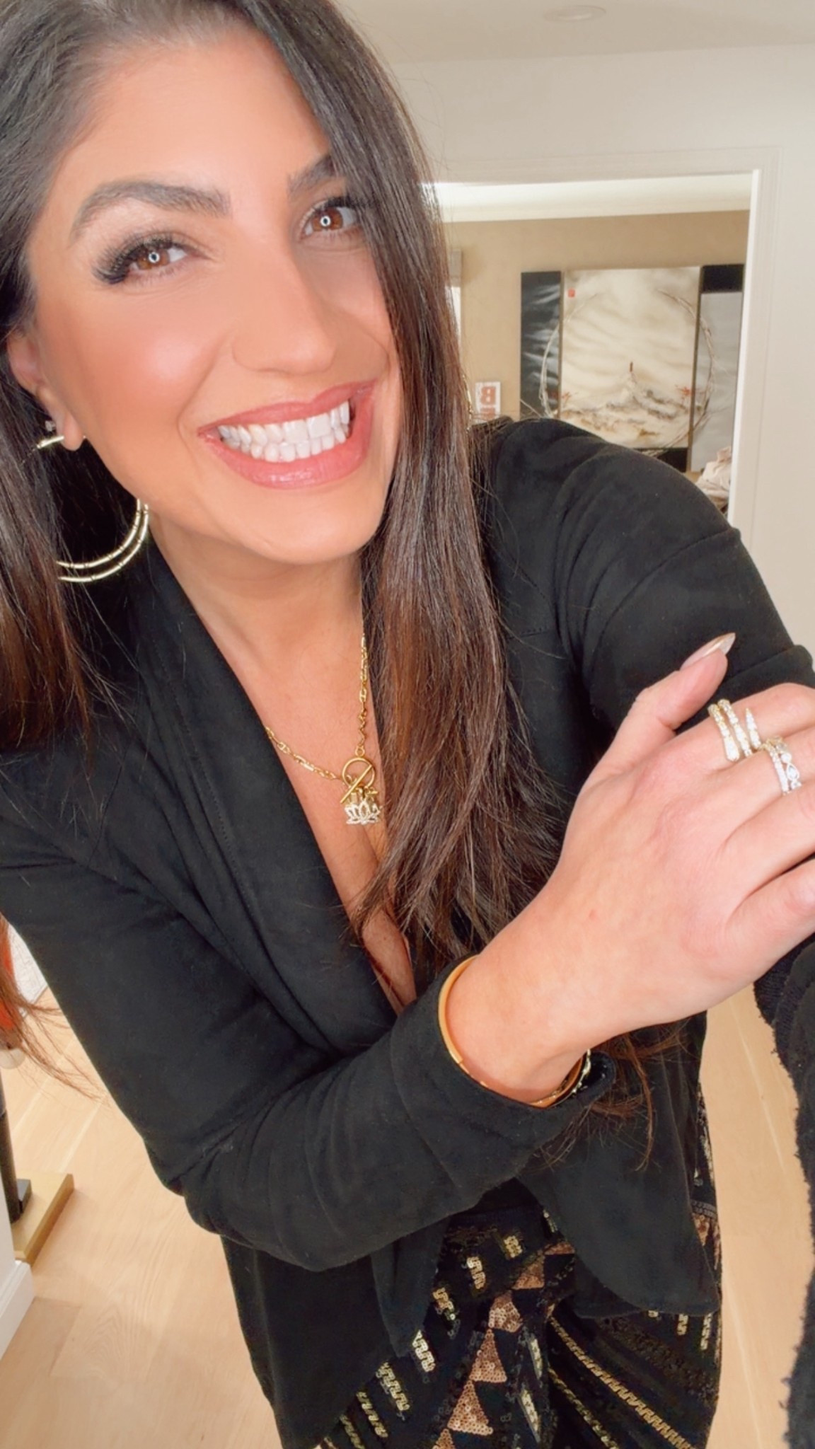 Smile & Shine

Rockin my fave Melinda Maria hoops
& rings with my new gloss 💋



#LTKdayinmylife #LTKOver40 #LTKootd