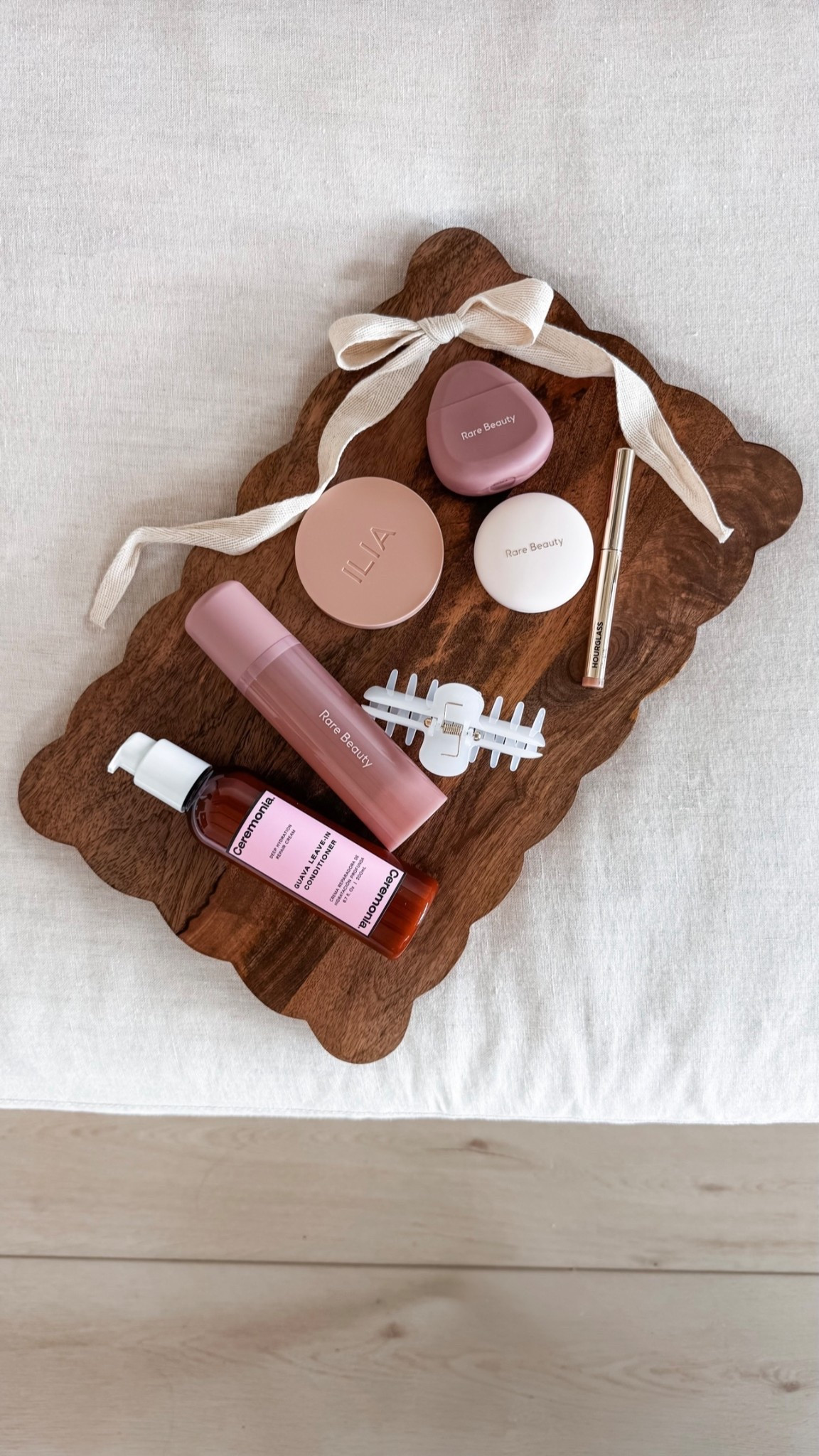 🤎🍂 My new fall beauty haul ✨

A mix of Rare Beauty, ILIA, Hourglass & Ceremonia — all in the prettiest packaging and vibes. Couldn’t resist how aesthetic this lineup looks on my vanity.

#FallBeauty #RareBeauty #ILIA #Ceremonia #HourglassCosmetics #BeautyFlatlay #MakeupFavorites

Fall makeup haul | 2025 beauty trends | aesthetic flat lay | minimalist makeup | makeup collection | undo hairware No. 4


#LTKBeauty #LTKBeauty #LTKautumn #LTKSeasonal