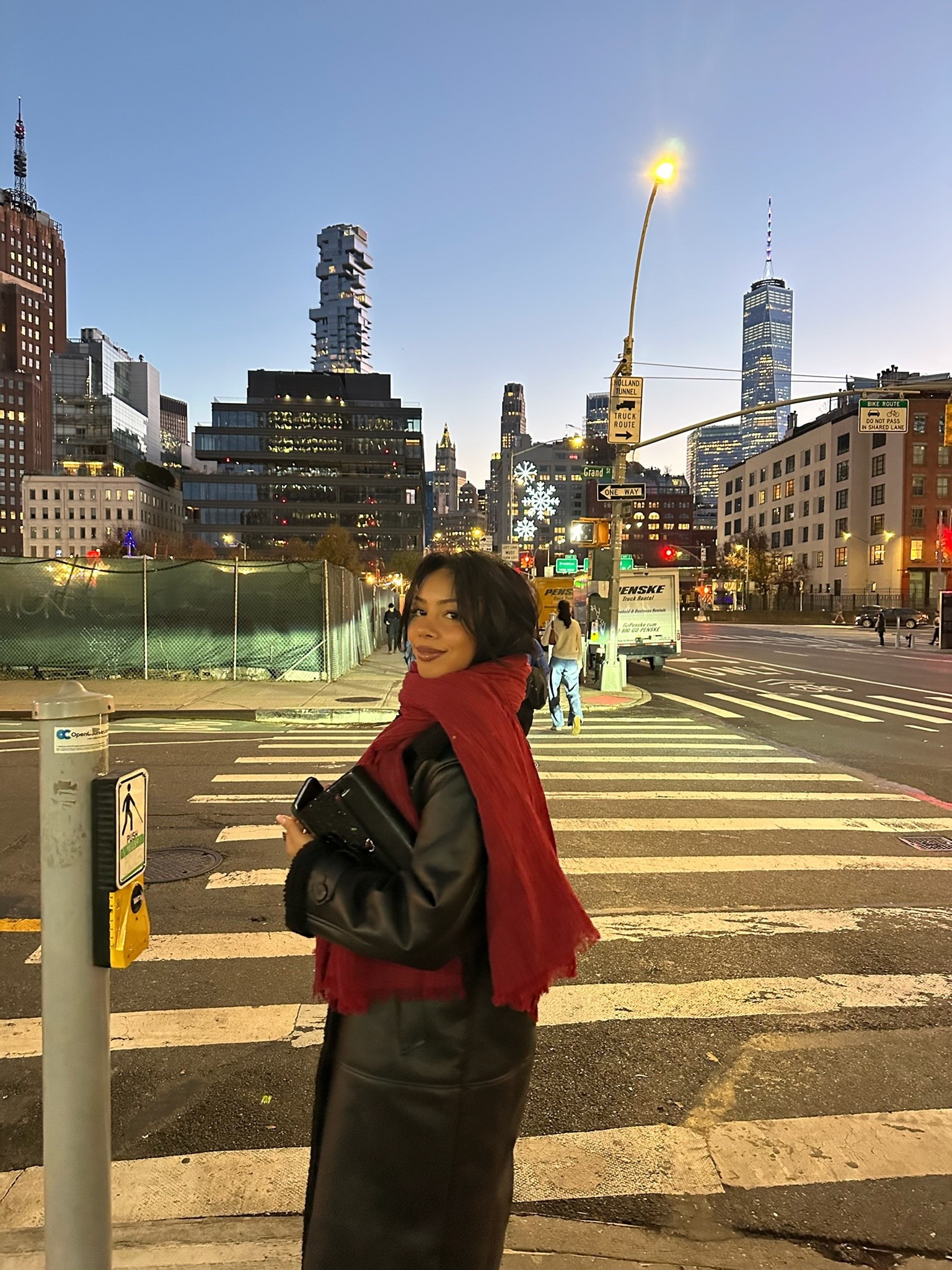 NYC 🖤🫶🏼 #NYCStyle #NYCFashion #NYCOutfit #CityStyle #CityChic #StreetStyleNYC #NYCFallFashion #NYCWinterStyle #NYCFashionInspo #OOTDNYC 

#LTKootd #LTKFindsUnder100