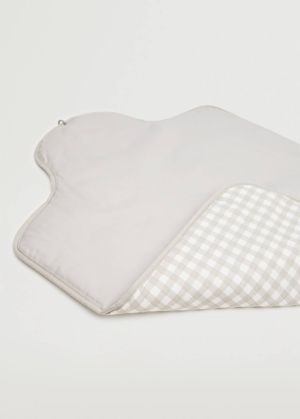 Checkered travel changing mat | MANGO (US)