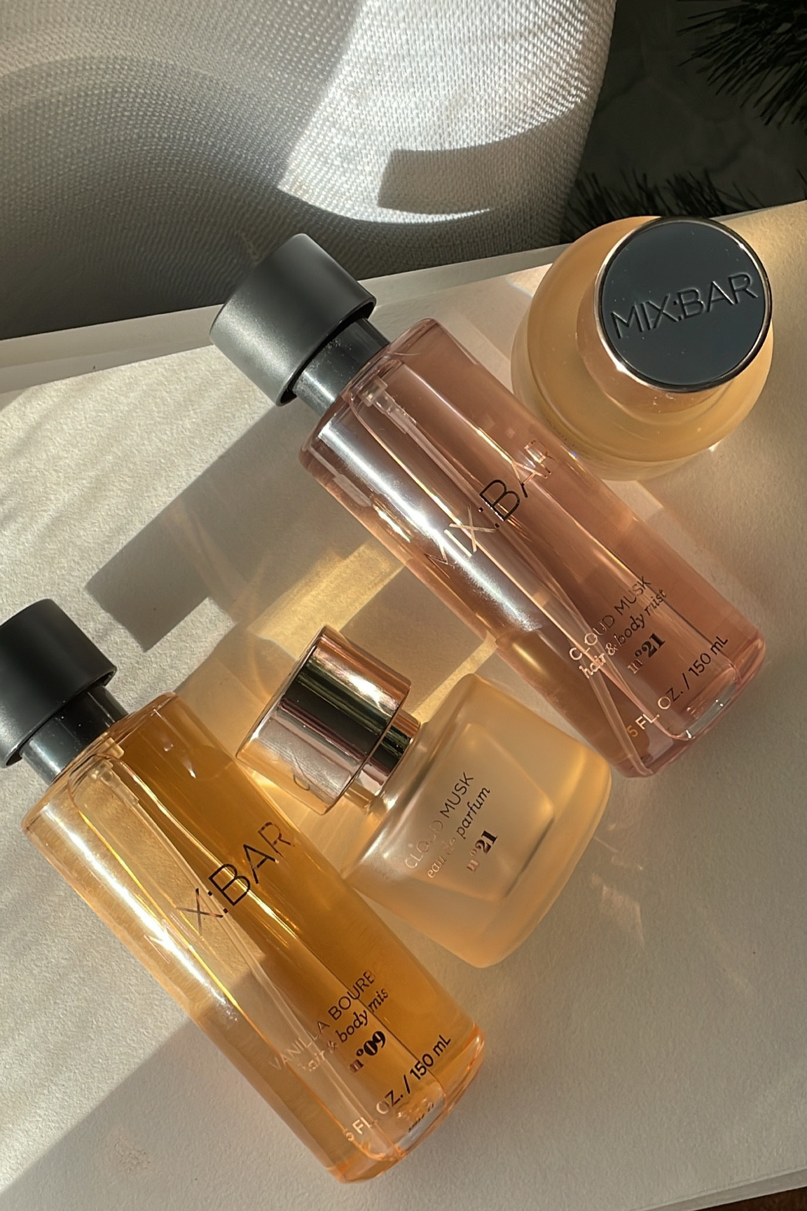 #AD I’ve been exploring the endless fragrance combinations you can layer with @mixbarbeauty at @target for the past few months and I have to say this duo is my absolute FAVORITE. Cloud Musk is THAT. SCENT. It’s a perfectly dreamy scent on it’s own (if you don’t smell this on your next target visit you are 100% missing out!) but layered with Vanilla Bourbon adds an extra layer of warm sweetness. I love all of the endless combinations you can create with MixBar! @Target @mixbarbeauty #mixbarpartner #targetstyle #mixbar #Target #TargetPartner #AD
