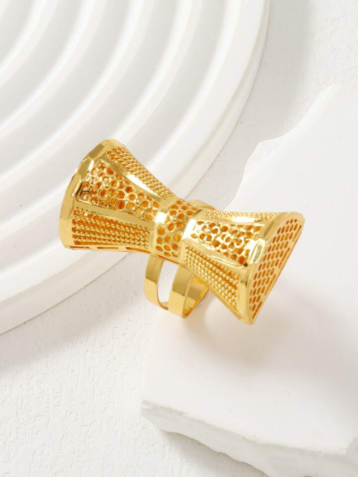 1pc Vintage Style Luxury Personality Design Openwork Net & Tie Shaped Copper Ring For Women | SHEIN