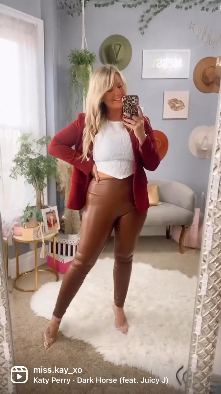 Cute fall workwear look! Love these brown faux leather leggings. 

#LTKstyletip #LTKworkwear #LTKSeasonal