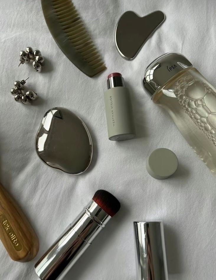 Merit beauty mirrorr

#LTKWorkwear #LTKBeauty #LTKSeasonal