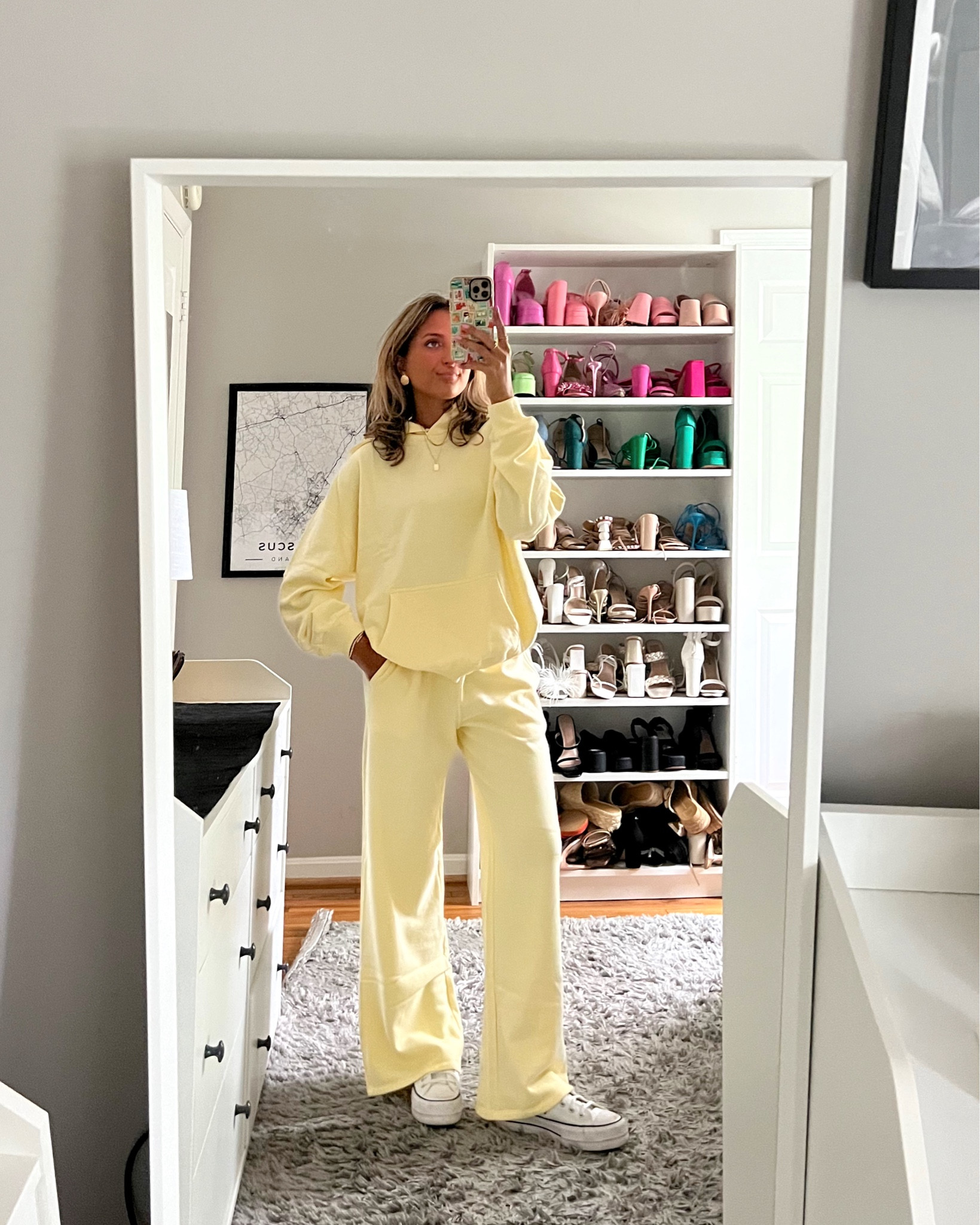 casual everyday outfit for summer to fall transition ✏️ the perfect back to school outfit or work outfit! 

use code HCOMCKENZIE for an extra 20% off Hollister.

sizing:
XS regular tops 
S sweaters 
XS regular pants 
000R jeans 