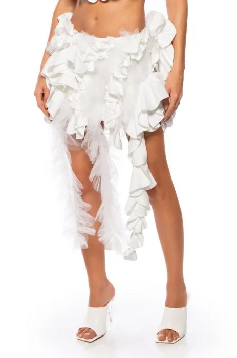 RICH ENERGY FLOWER BABE SKIRT IN WHITE | AKIRA