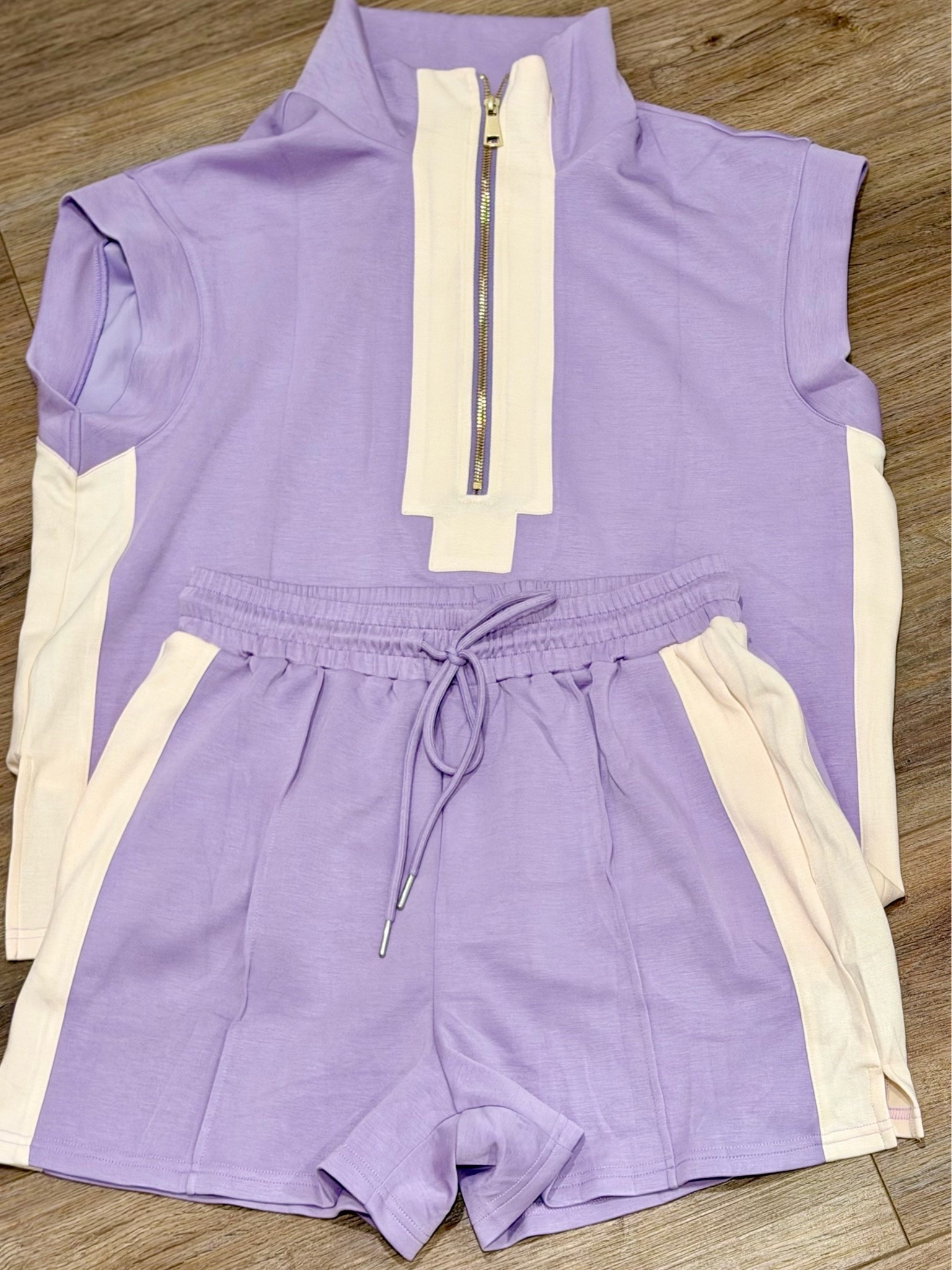 I just found the perfect LSU tailgate set! Gold Zipper 🤩