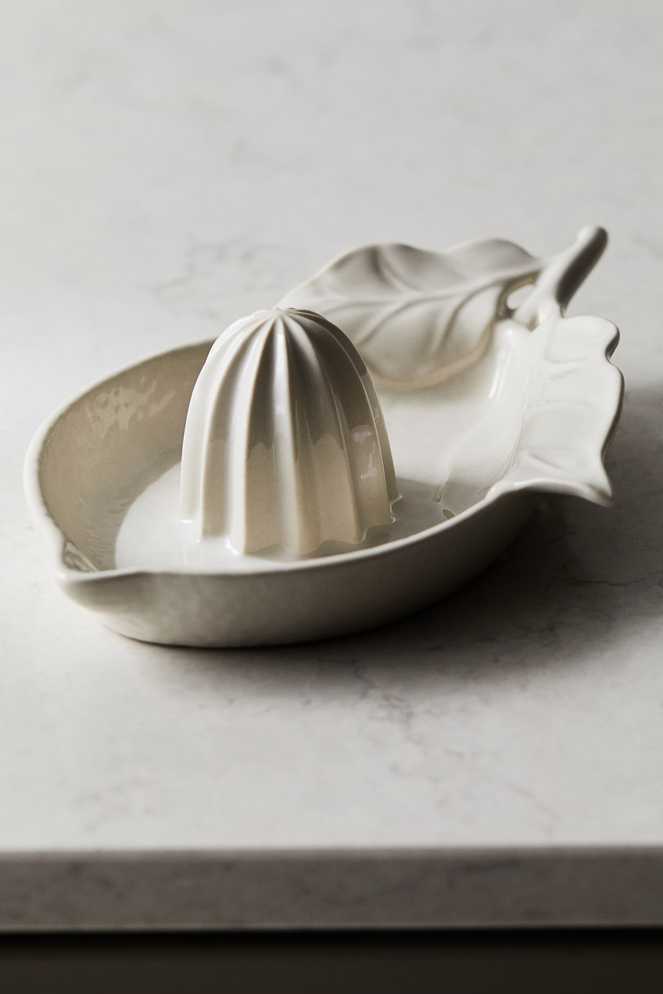 Stoneware lemon squeezer | H&M (UK, MY, IN, SG, PH, TW, HK)
