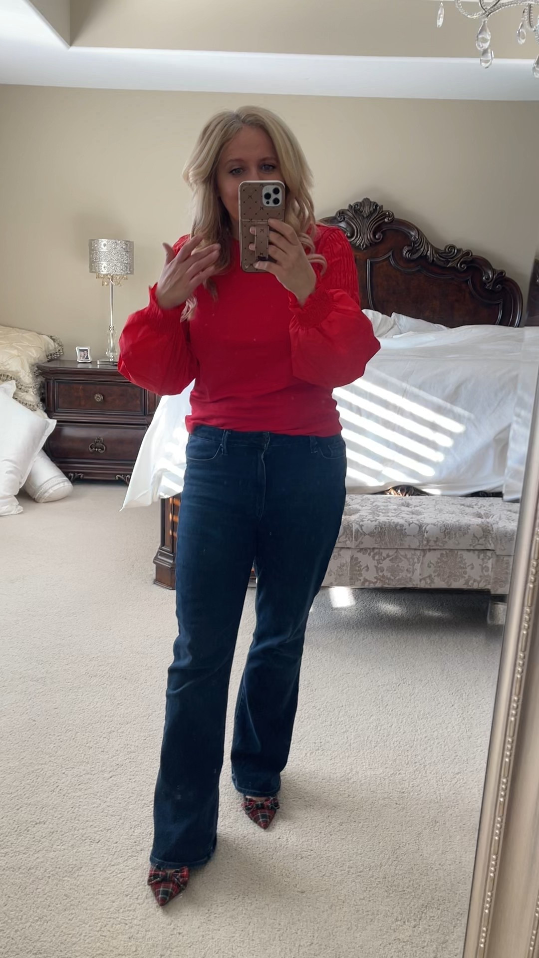 The cutest holiday red top from Target❤️ obsessed with the puff sleeves 

#LTKHoliday #LTKFindsUnder50 #LTKootd