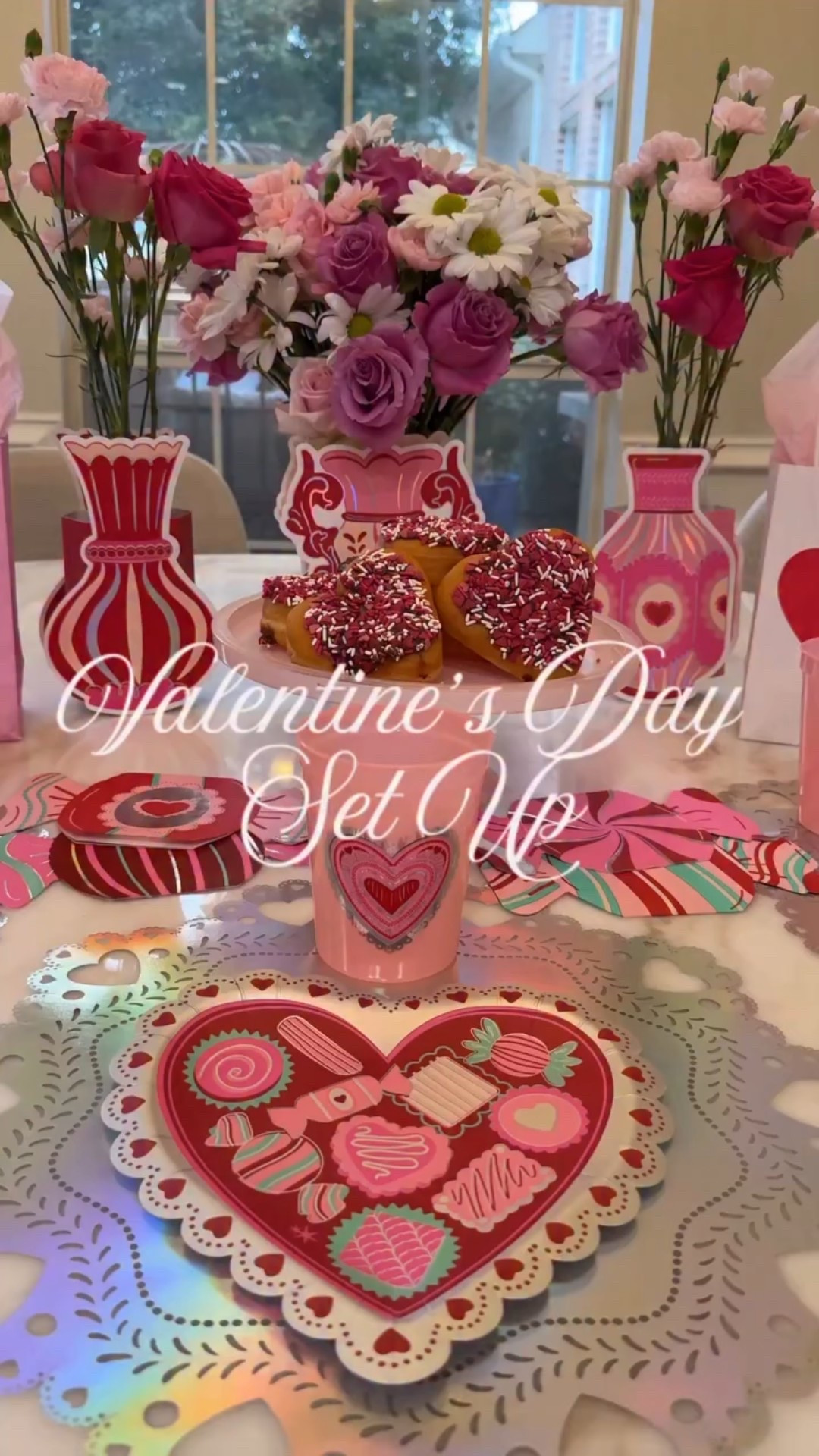 Make the ones you love feel special today💌 all decor is from @packedparty !!! #valentinesday #partydecor