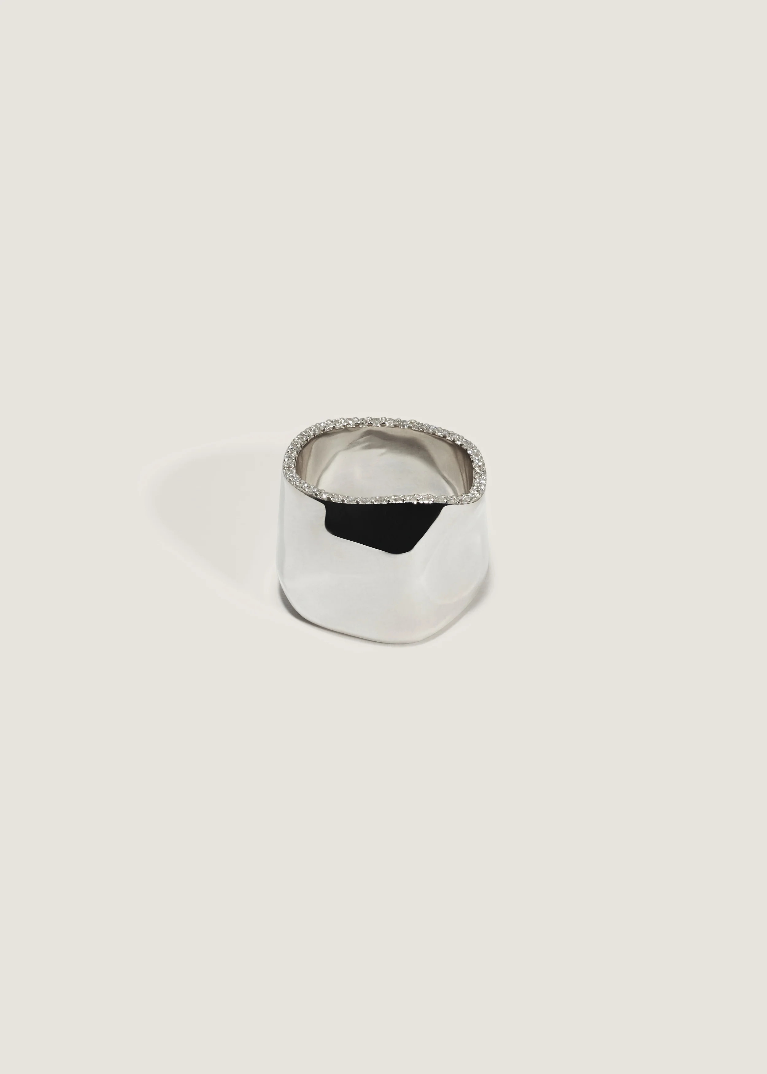 Mira Cigar Band Ring Diamond | Kinn Studio x Janessa Leoné | Kinn Studio