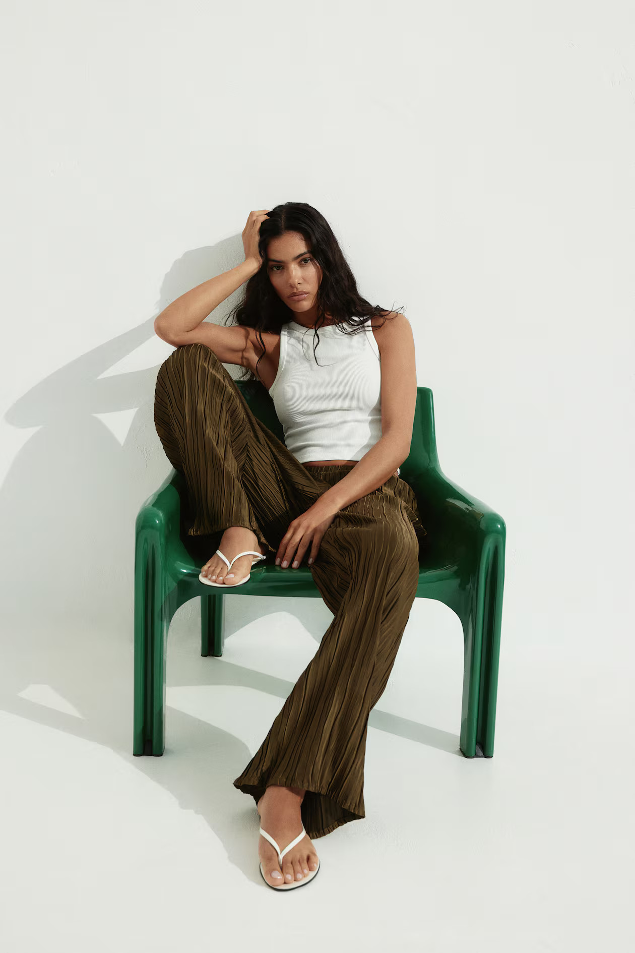 Crinkled pull-on trousers | H&M (UK, MY, IN, SG, PH, TW, HK)