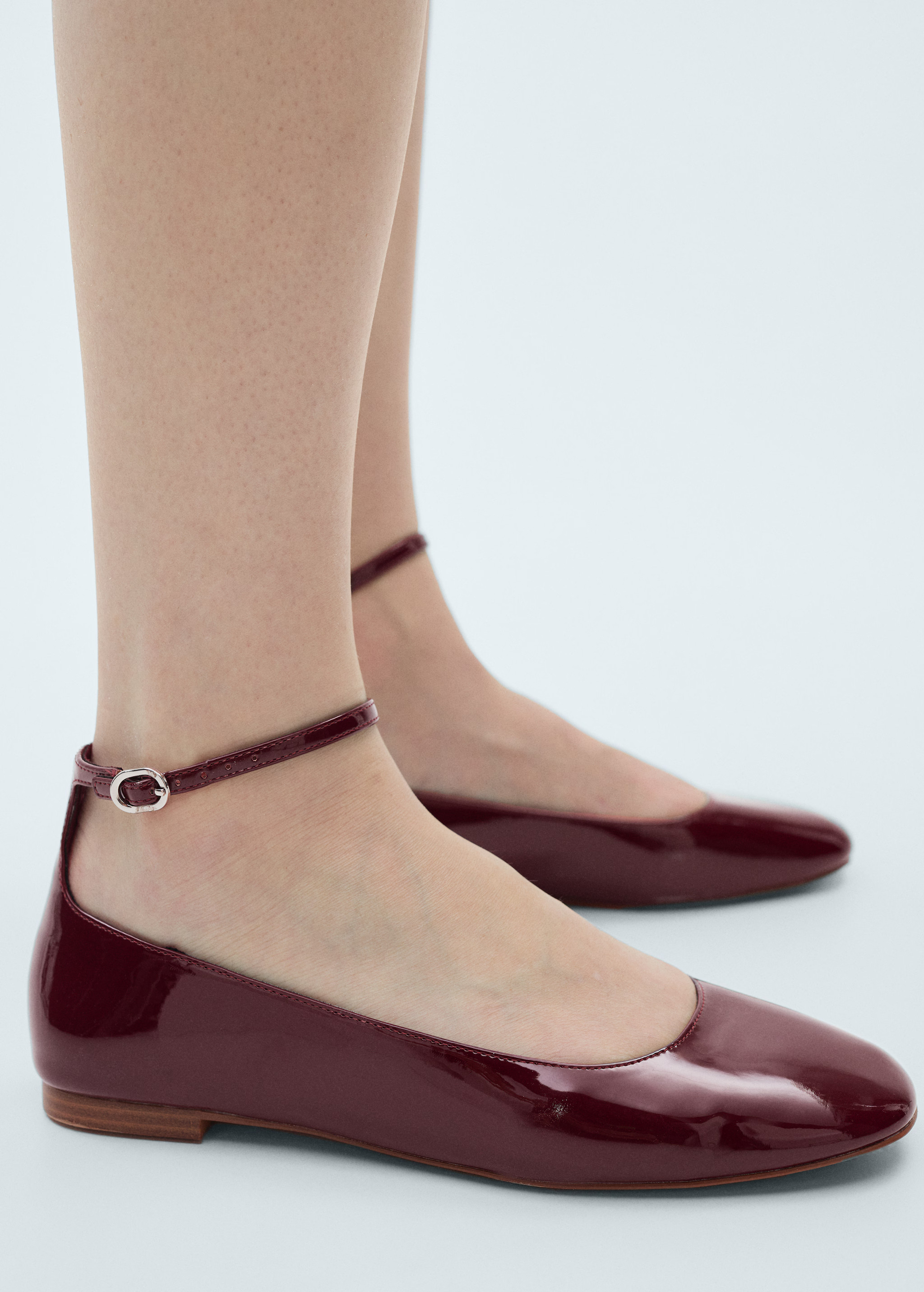 Patent leather-effect ballet flats - Woman | MANGO United Kingdom | MANGO (UK)